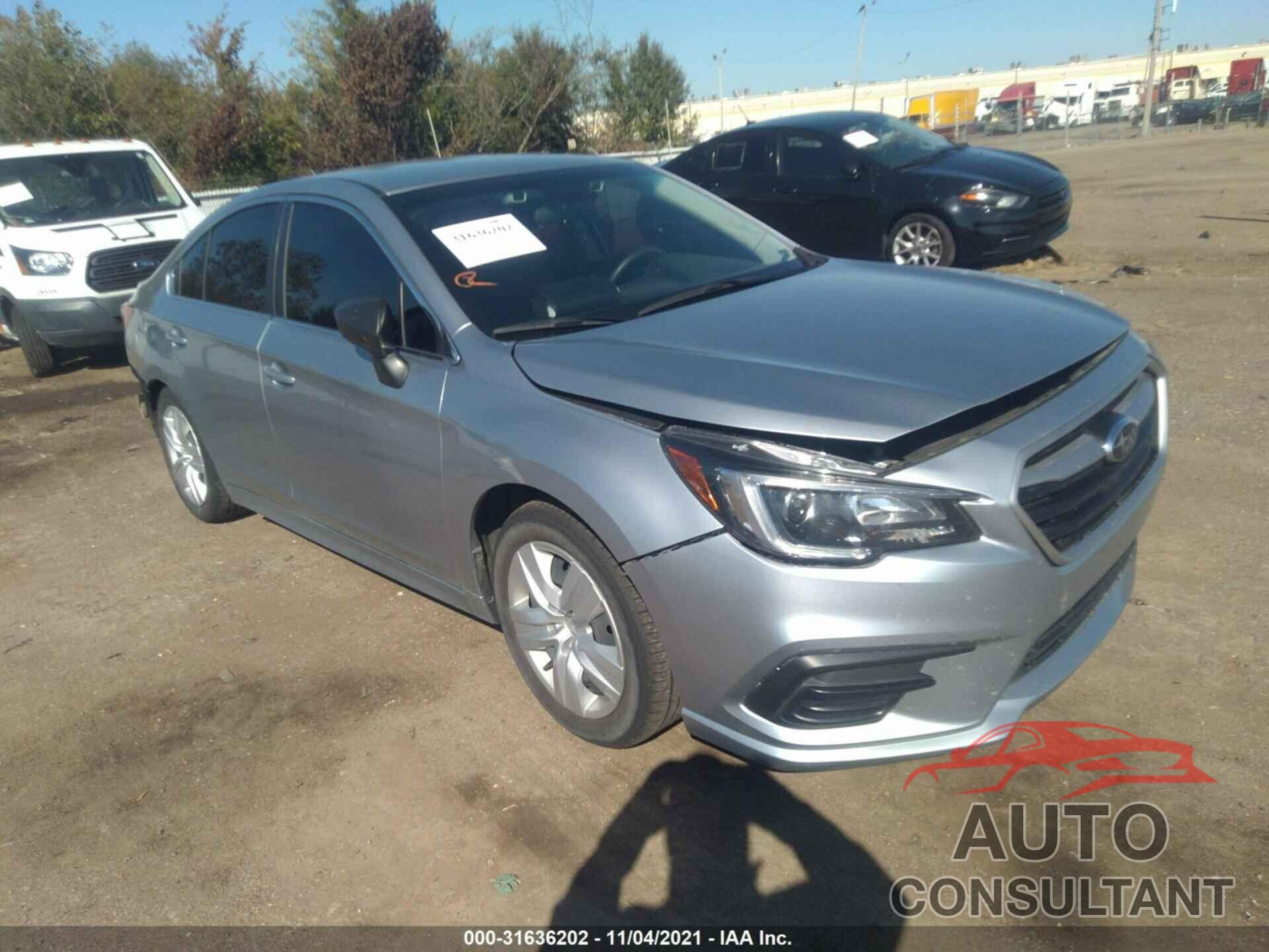SUBARU LEGACY 2019 - 4S3BNAB68K3040815