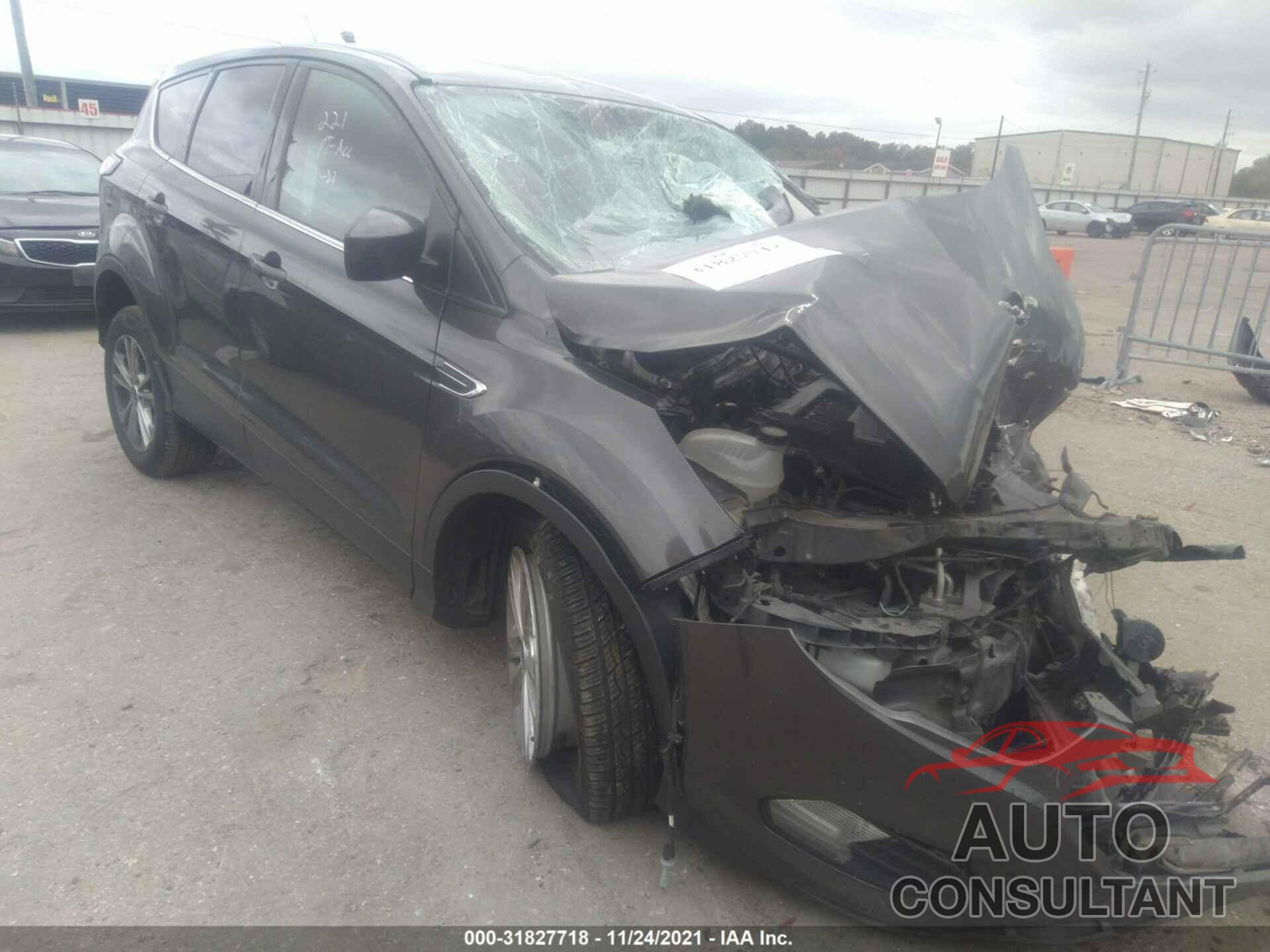 FORD ESCAPE 2017 - 1FMCU0GD0HUE12798