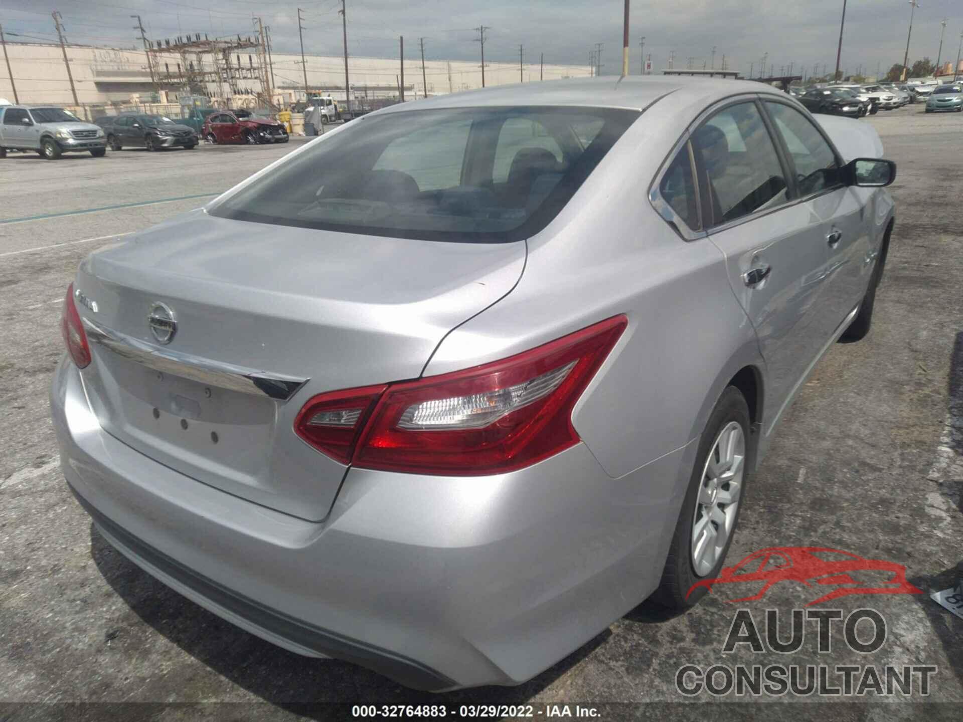 NISSAN ALTIMA 2018 - 1N4AL3AP8JC157533