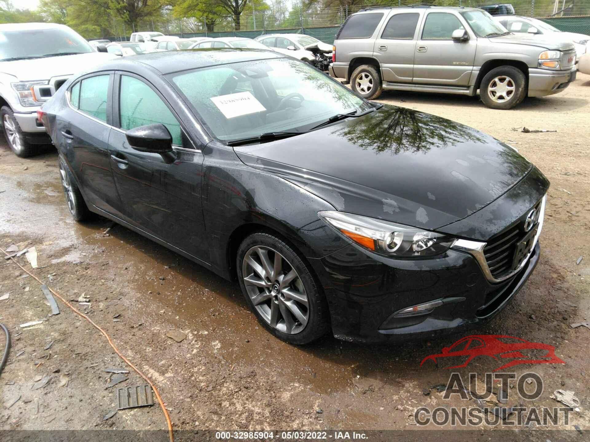 MAZDA MAZDA3 4-DOOR 2018 - 3MZBN1V32JM182640