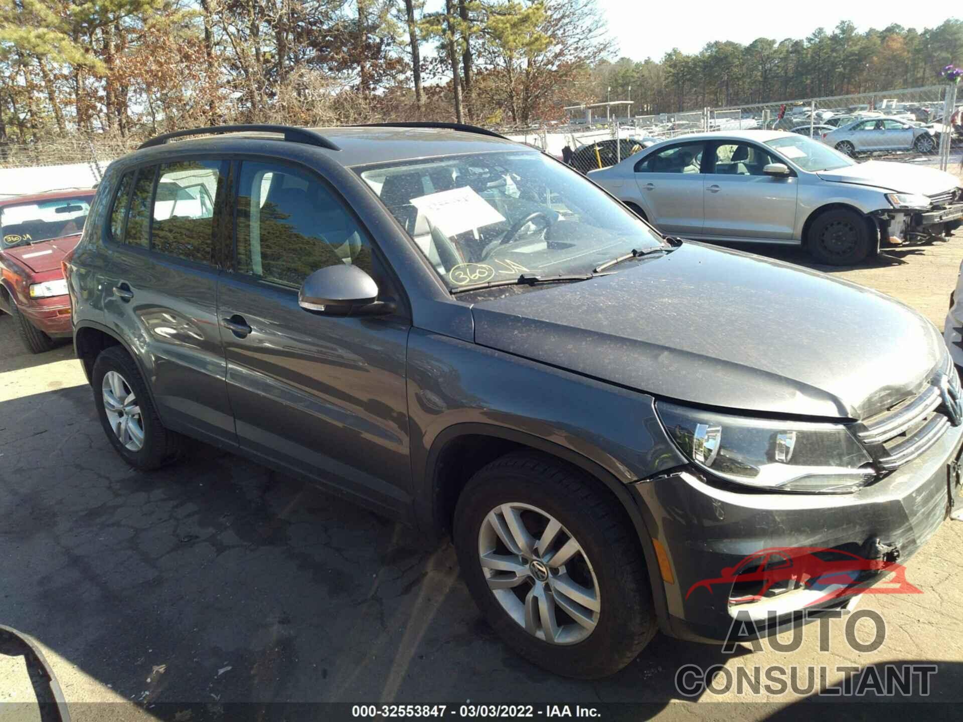 VOLKSWAGEN TIGUAN 2017 - WVGBV7AX0HK031341