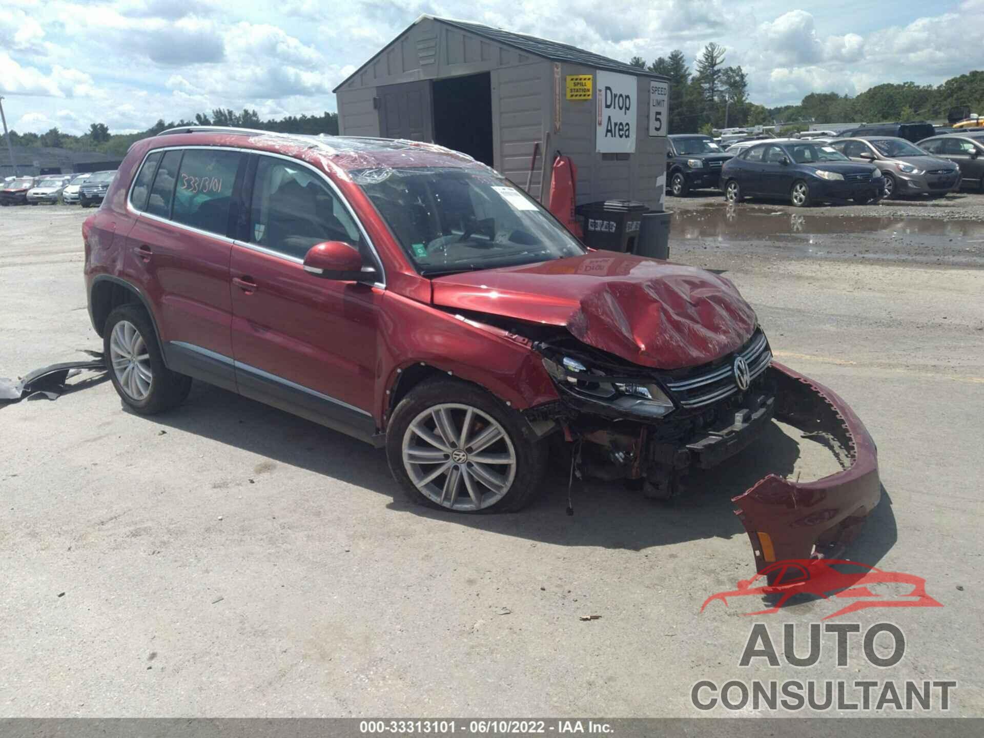 VOLKSWAGEN TIGUAN 2016 - WVGBV7AX5GW042889