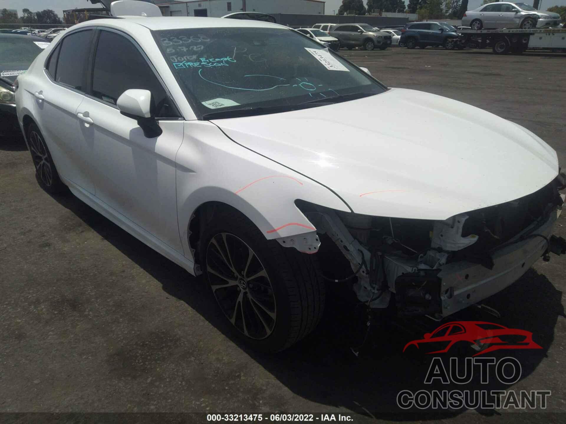 TOYOTA CAMRY 2018 - 4T1B11HKXJU103823
