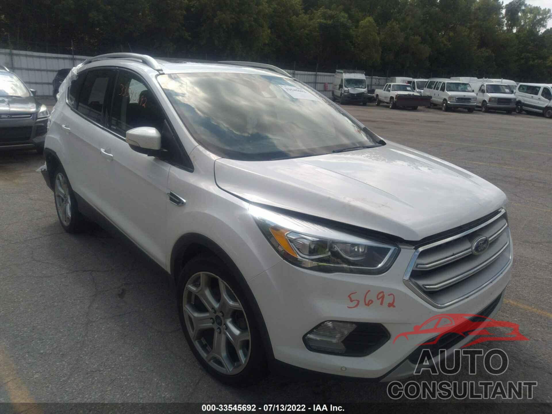 FORD ESCAPE 2017 - 1FMCU9J97HUB17612