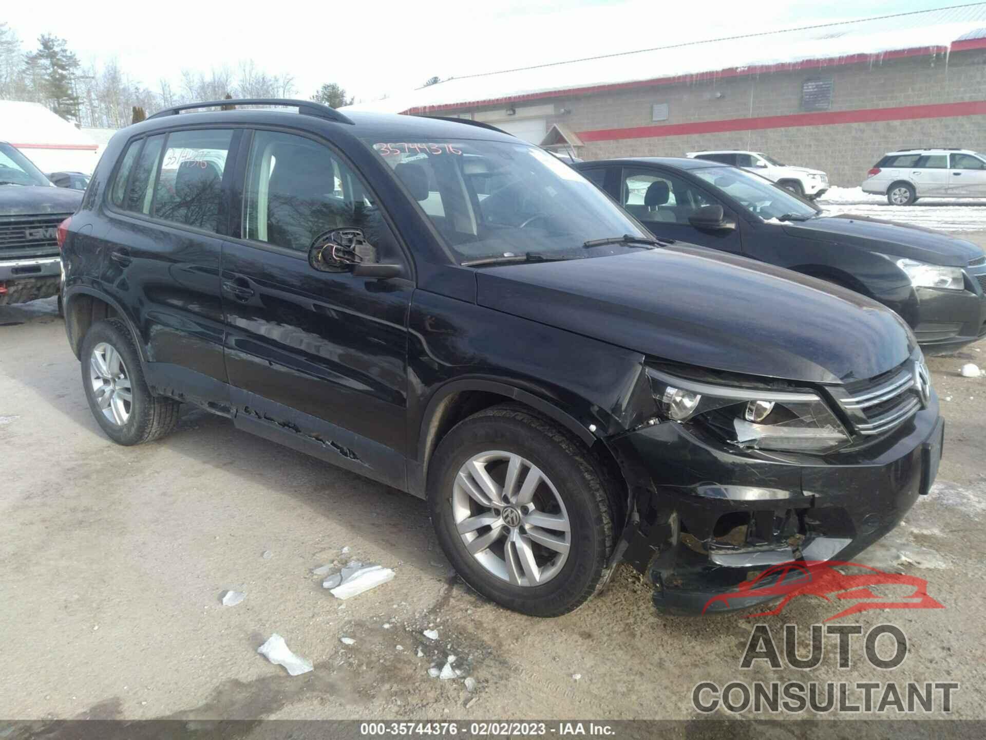 VOLKSWAGEN TIGUAN 2017 - WVGBV7AX2HK026710