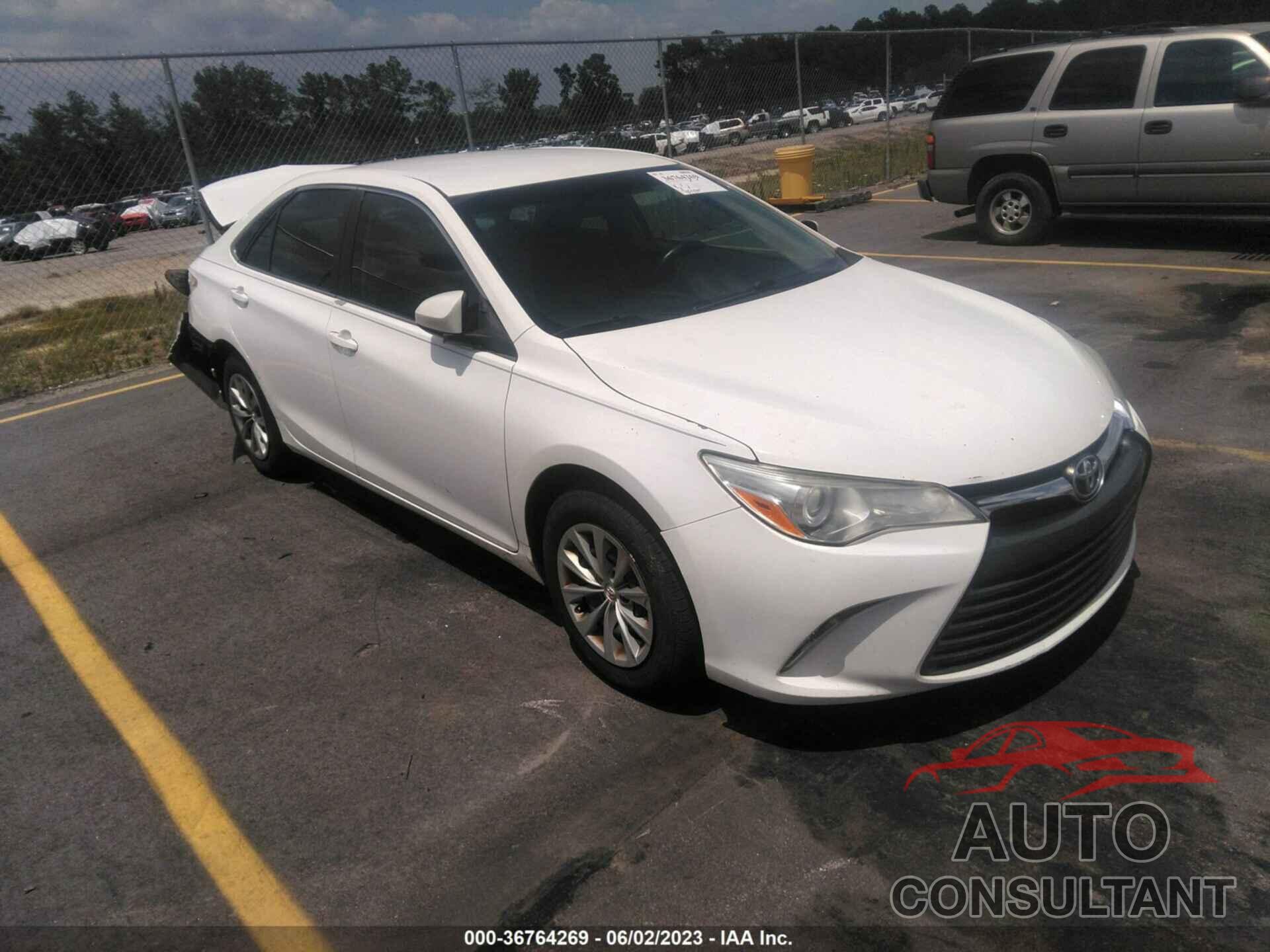 TOYOTA CAMRY 2016 - 4T4BF1FK2GR557602