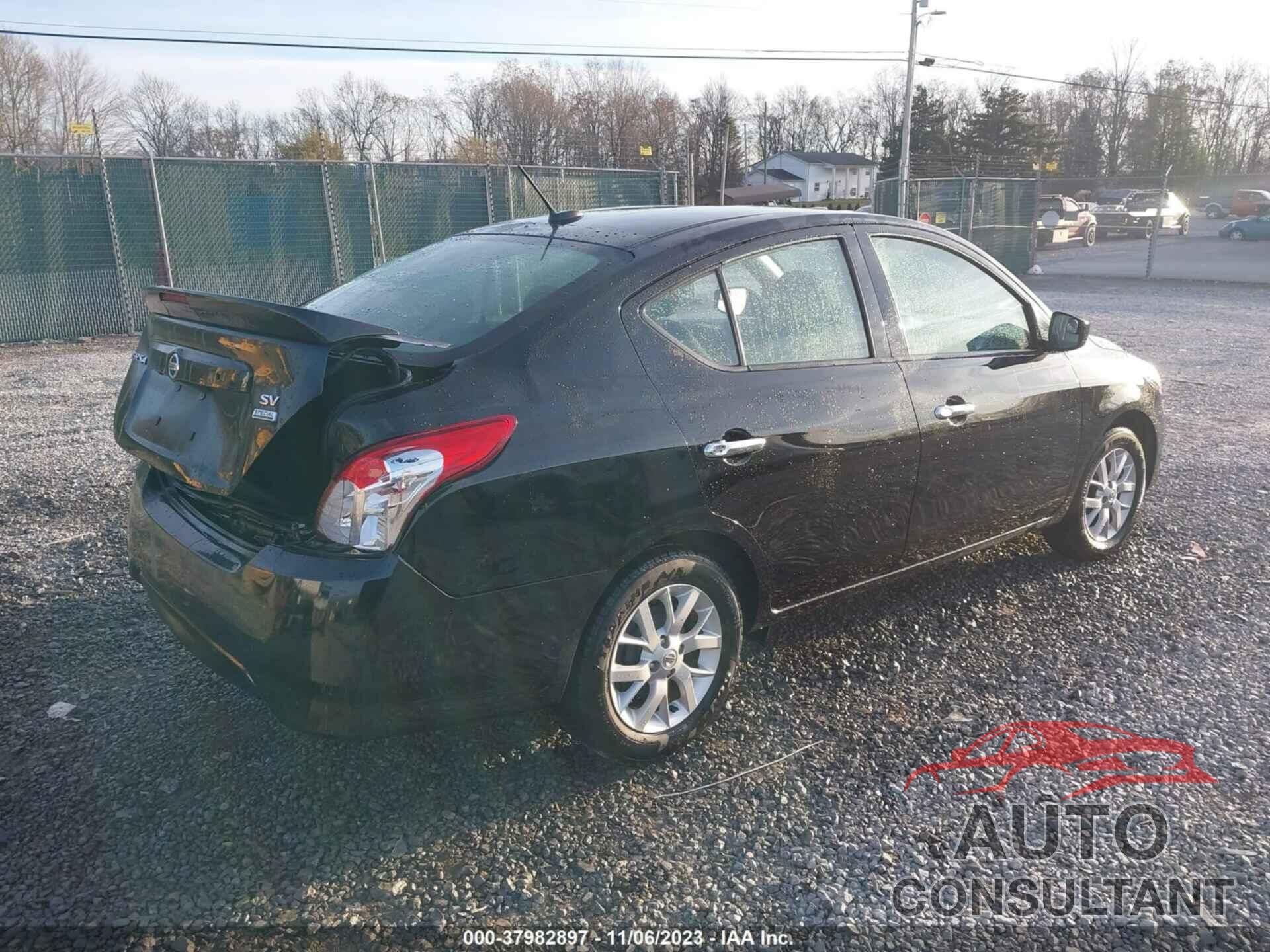 NISSAN VERSA 2018 - 3N1CN7AP0JL865755