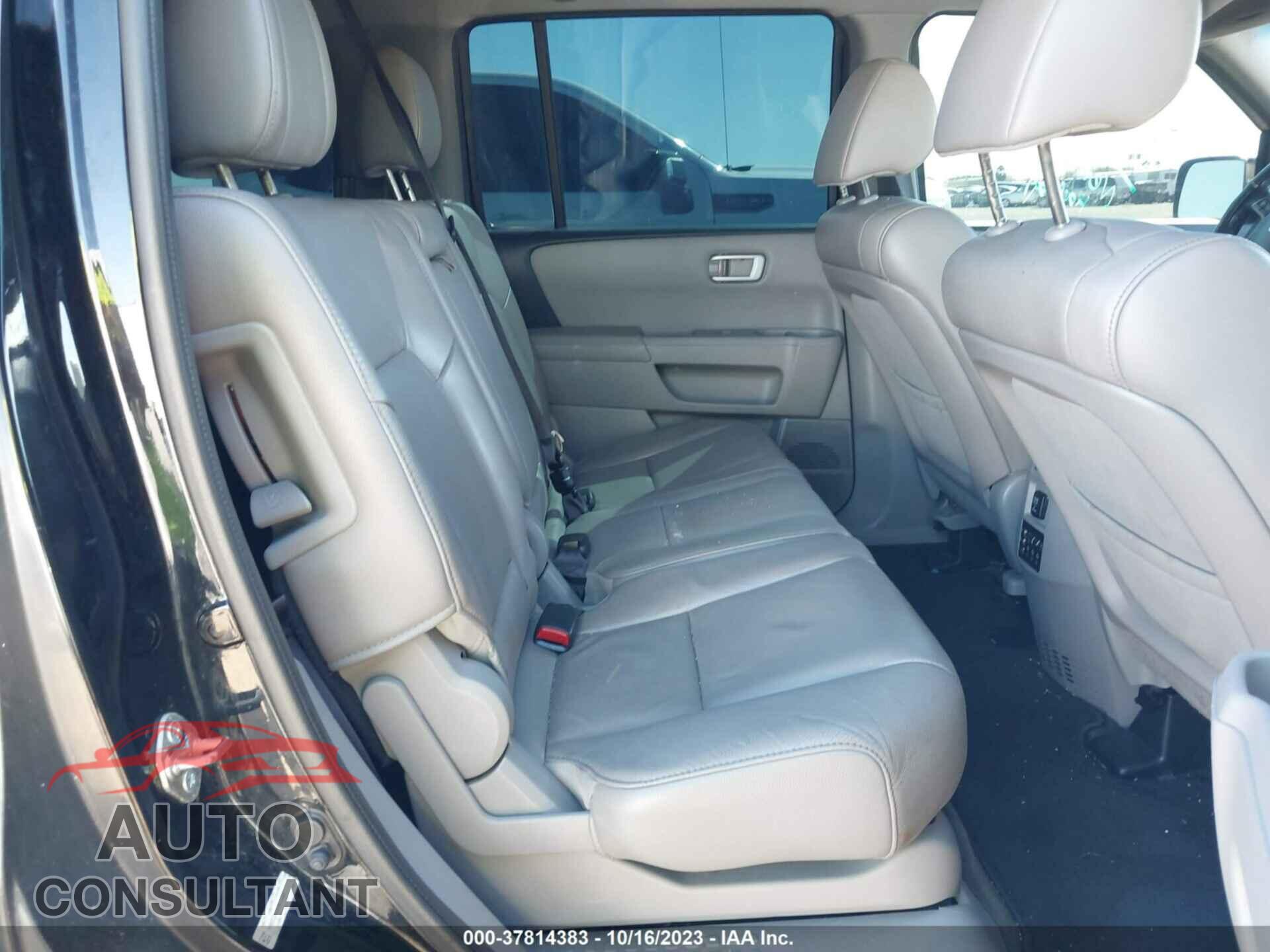HONDA PILOT 2015 - 5FNYF3H63FB013329