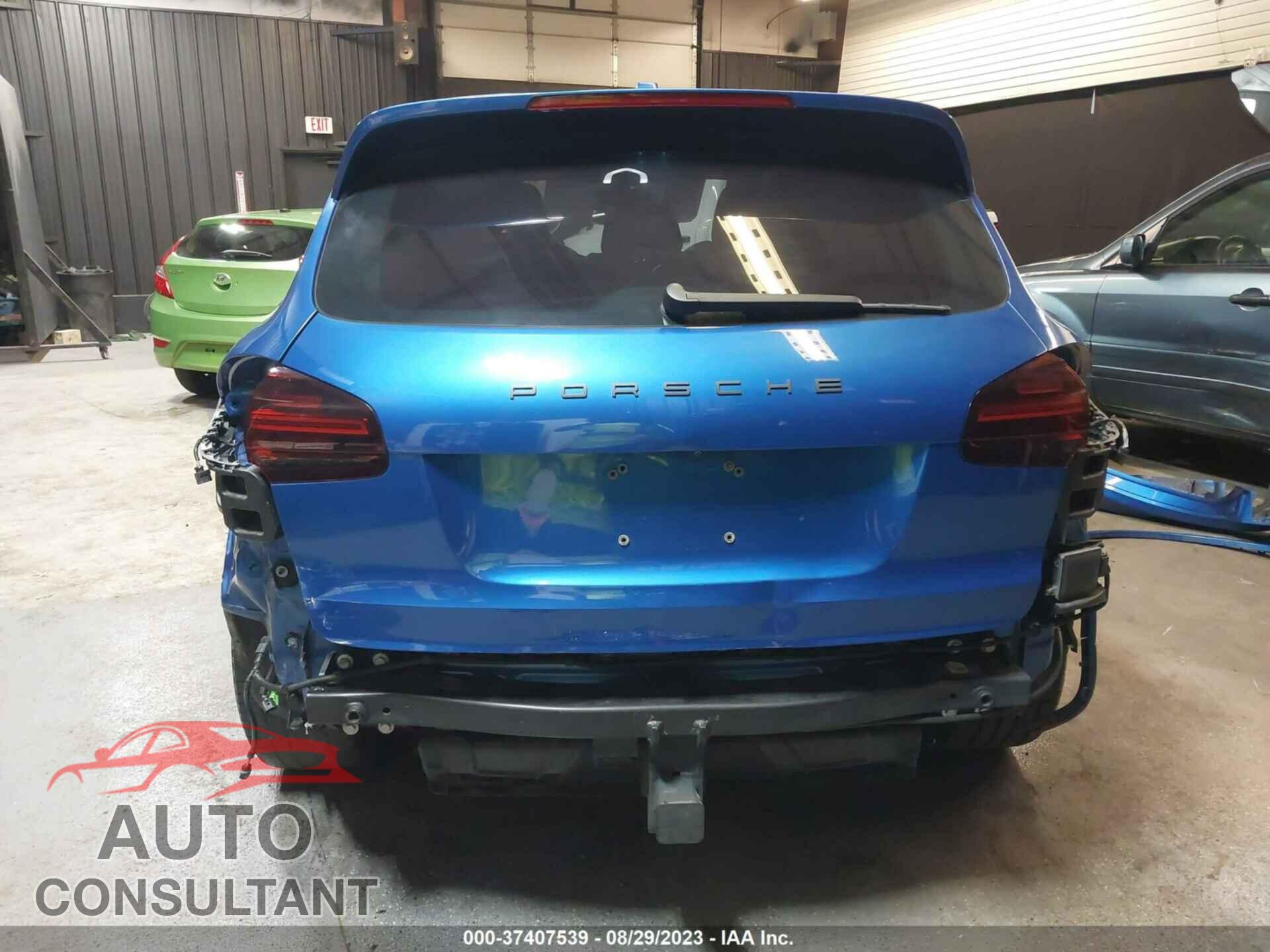 PORSCHE CAYENNE 2017 - WP1AD2A22HLA83749