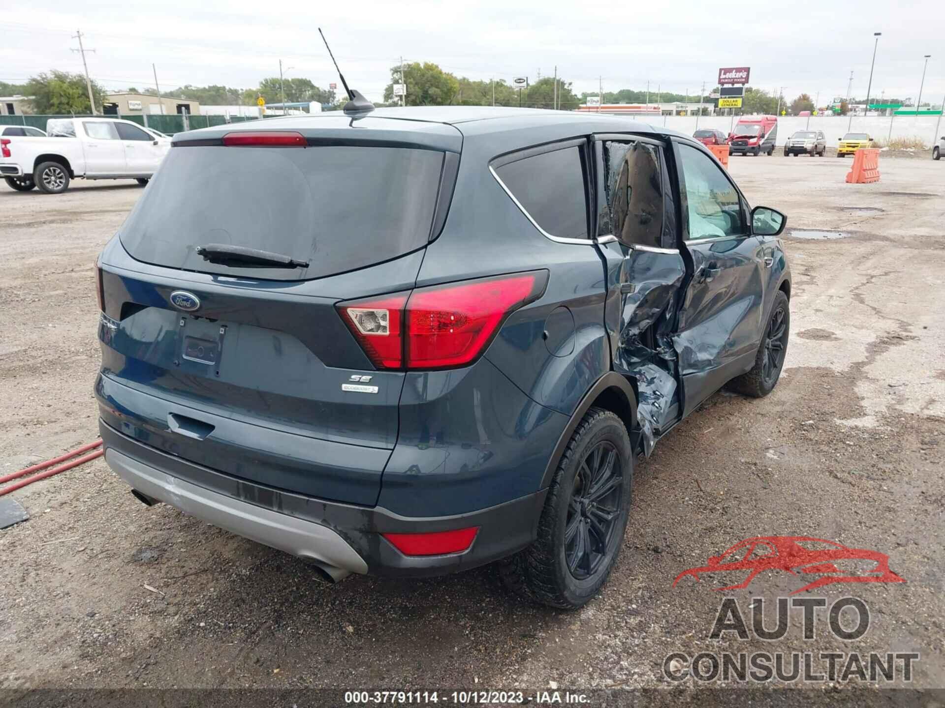 FORD ESCAPE 2019 - 1FMCU0GD0KUA01831