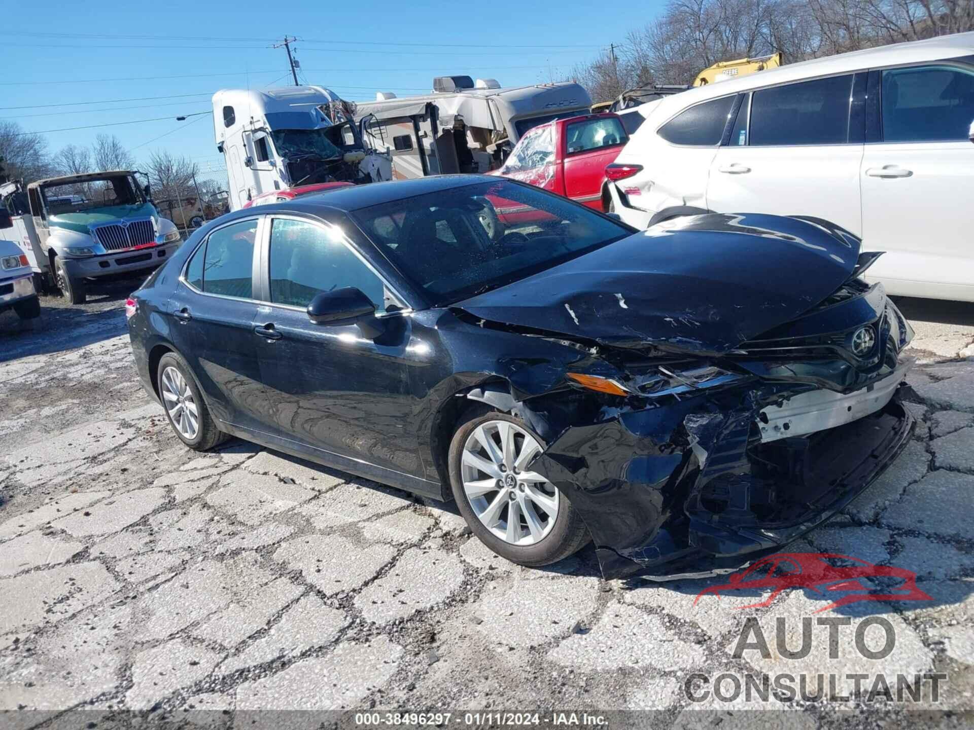 TOYOTA CAMRY 2018 - 4T1B11HK0JU006937