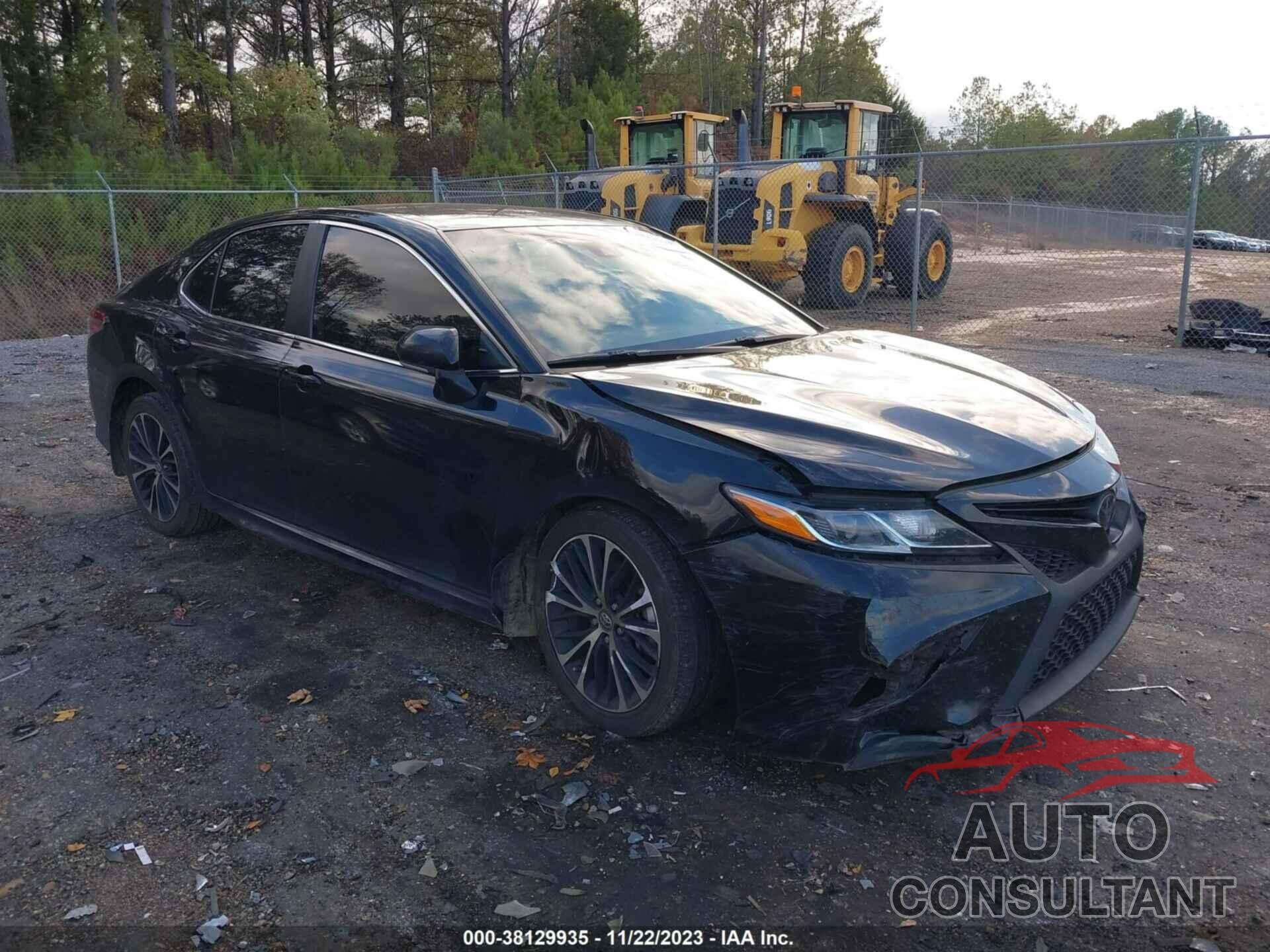 TOYOTA CAMRY 2018 - 4T1B11HK5JU530892