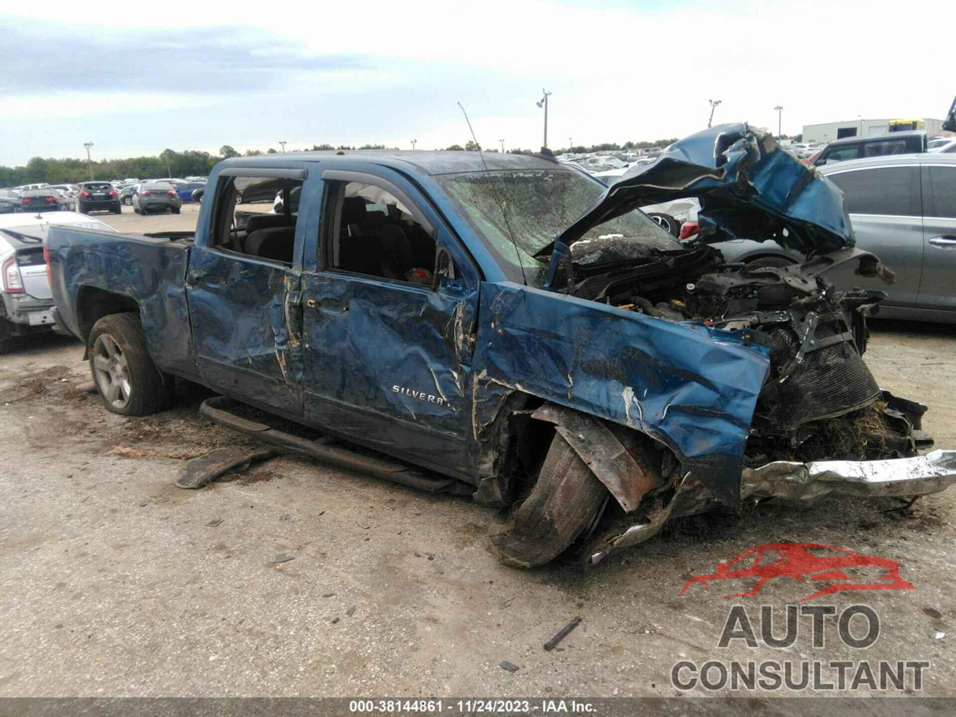 CHEVROLET SILVERADO 1500 2018 - 1GCPCREC0JF242038