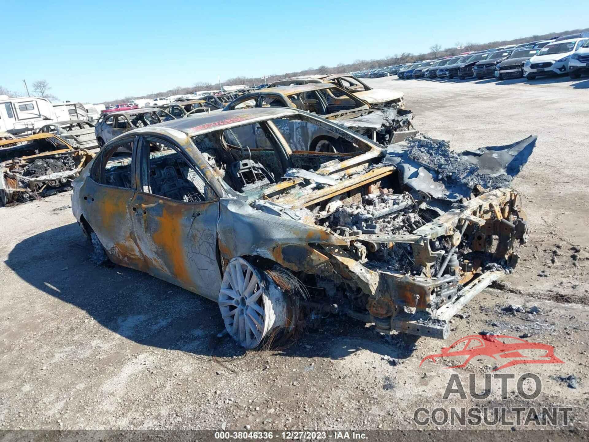 TOYOTA CAMRY 2018 - 4T1B61HK3JU653477