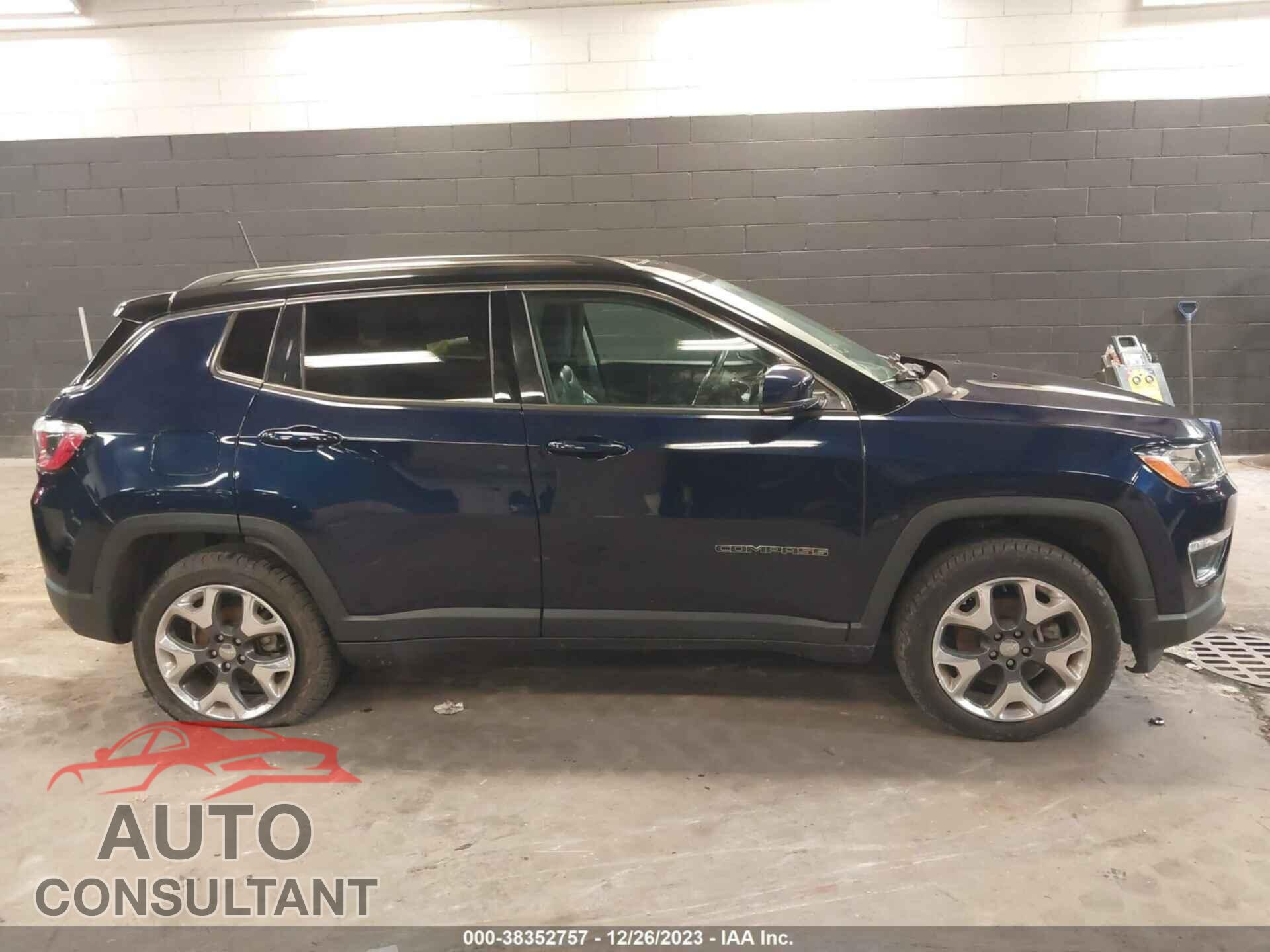 JEEP COMPASS 2018 - 3C4NJDCB4JT263961