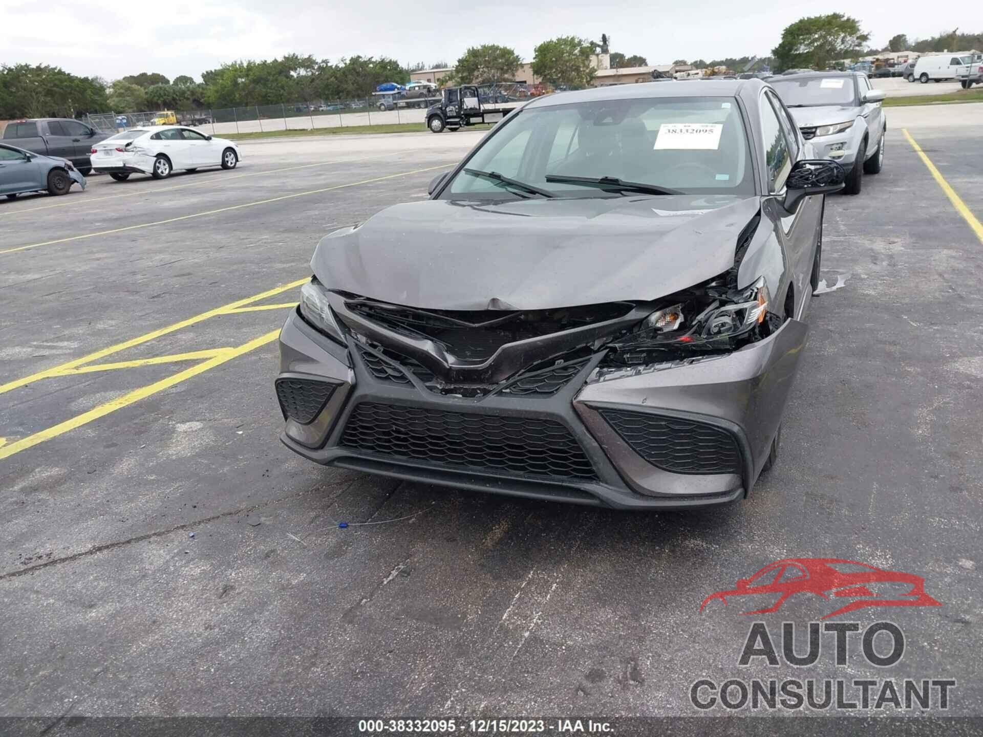 TOYOTA CAMRY 2021 - 4T1G11AK2MU496169