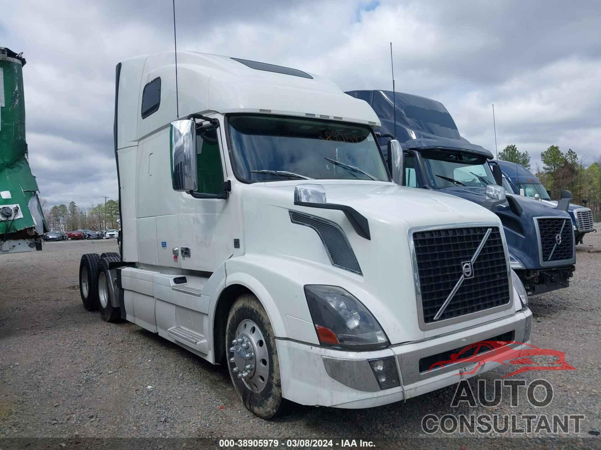 VOLVO VN 2016 - 4V4NC9EH3GN958177