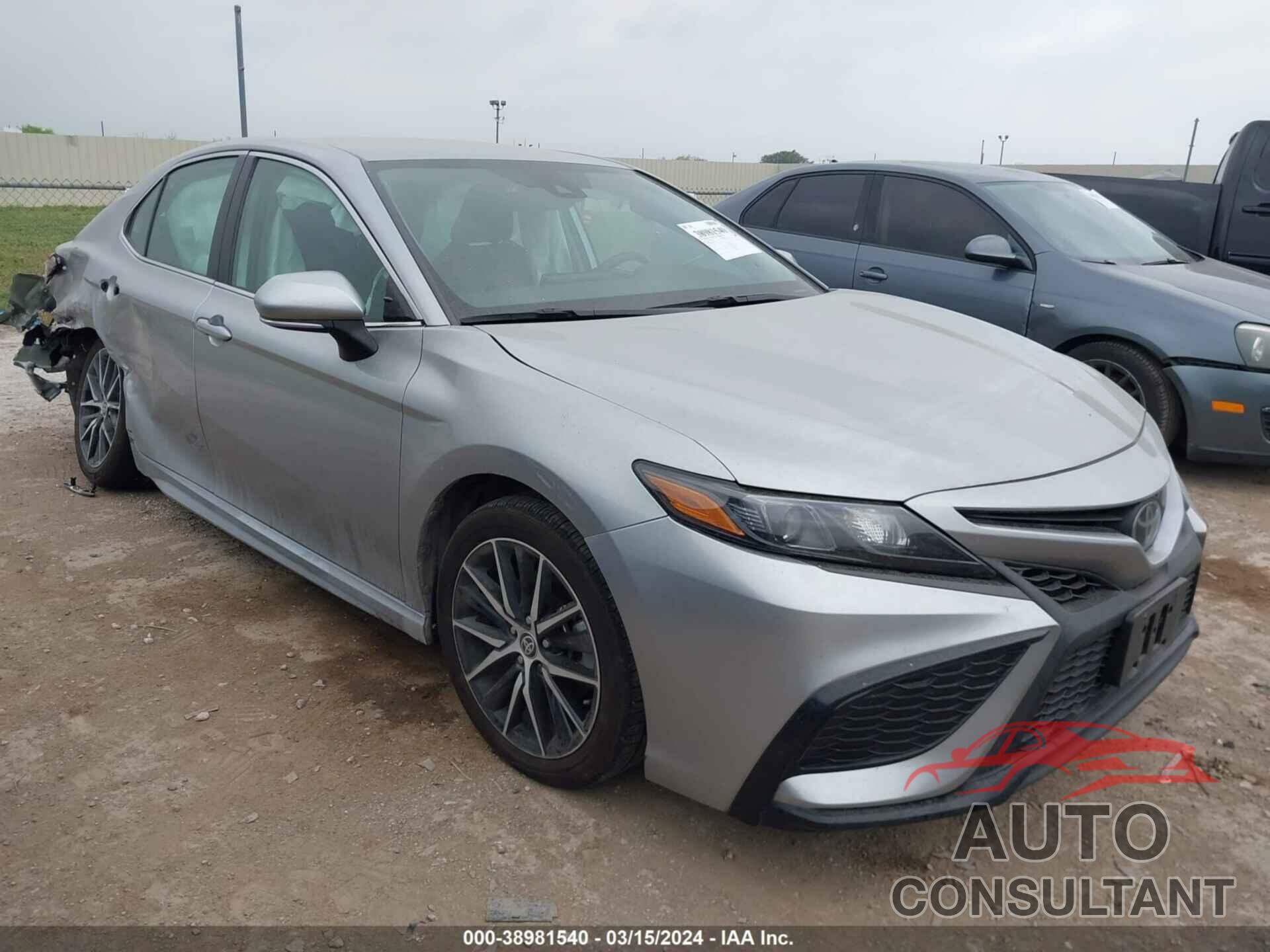 TOYOTA CAMRY 2023 - 4T1G11AK7PU800701