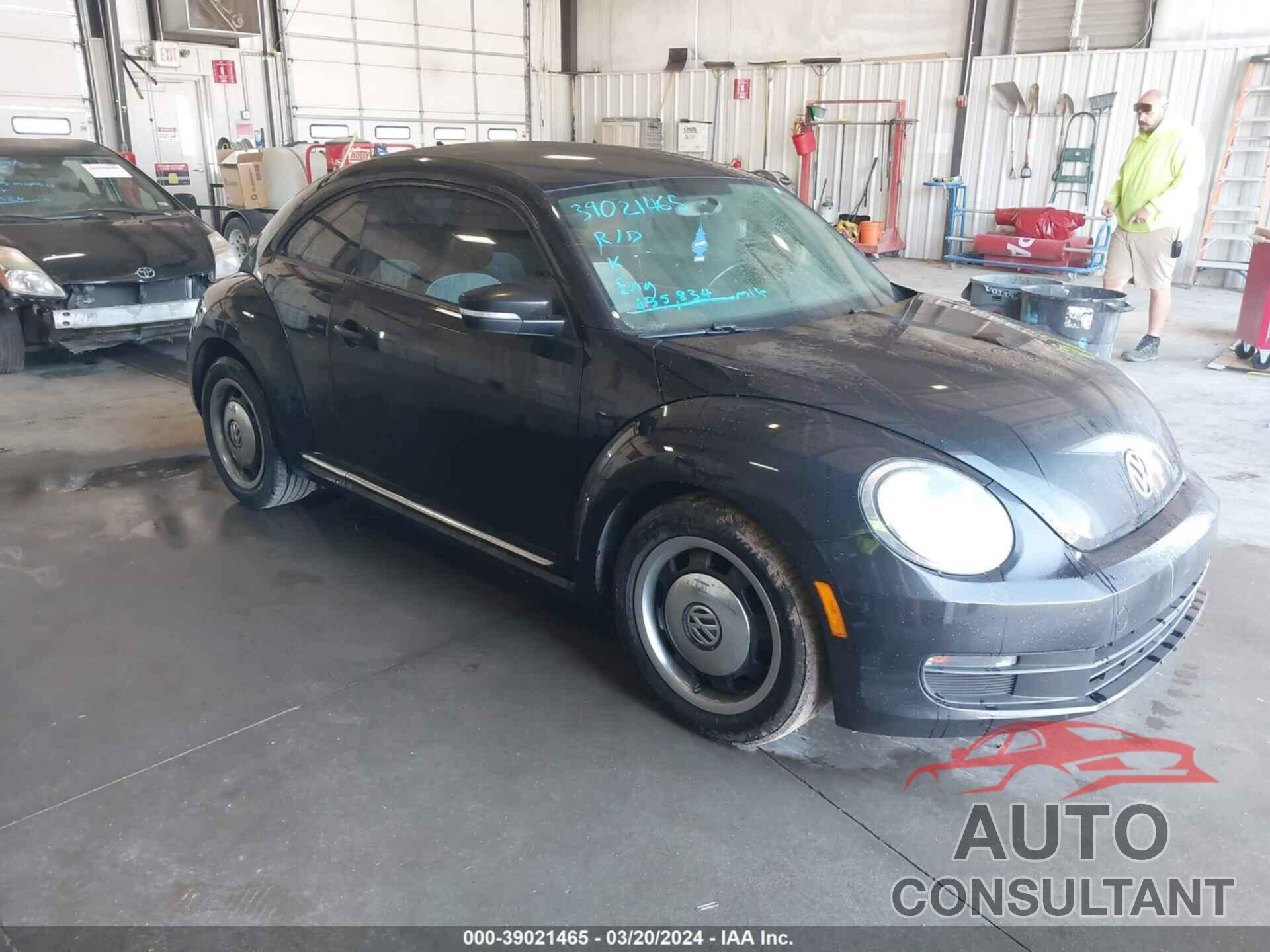 VOLKSWAGEN BEETLE 2016 - 3VWF17ATXGM639029