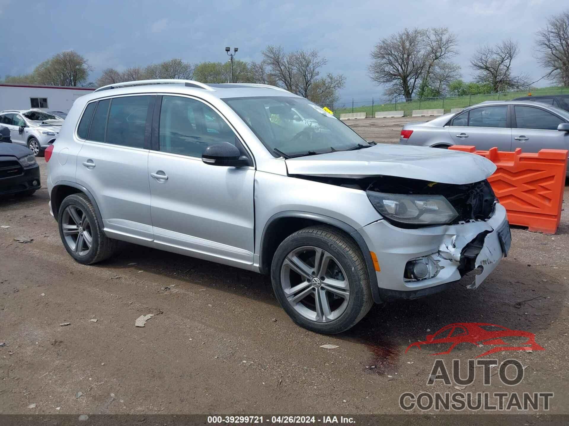 VOLKSWAGEN TIGUAN 2017 - WVGUV7AX9HK021299