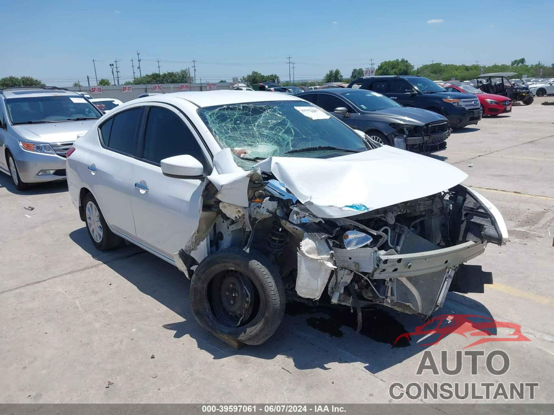 NISSAN VERSA 2018 - 3N1CN7AP4JL818812