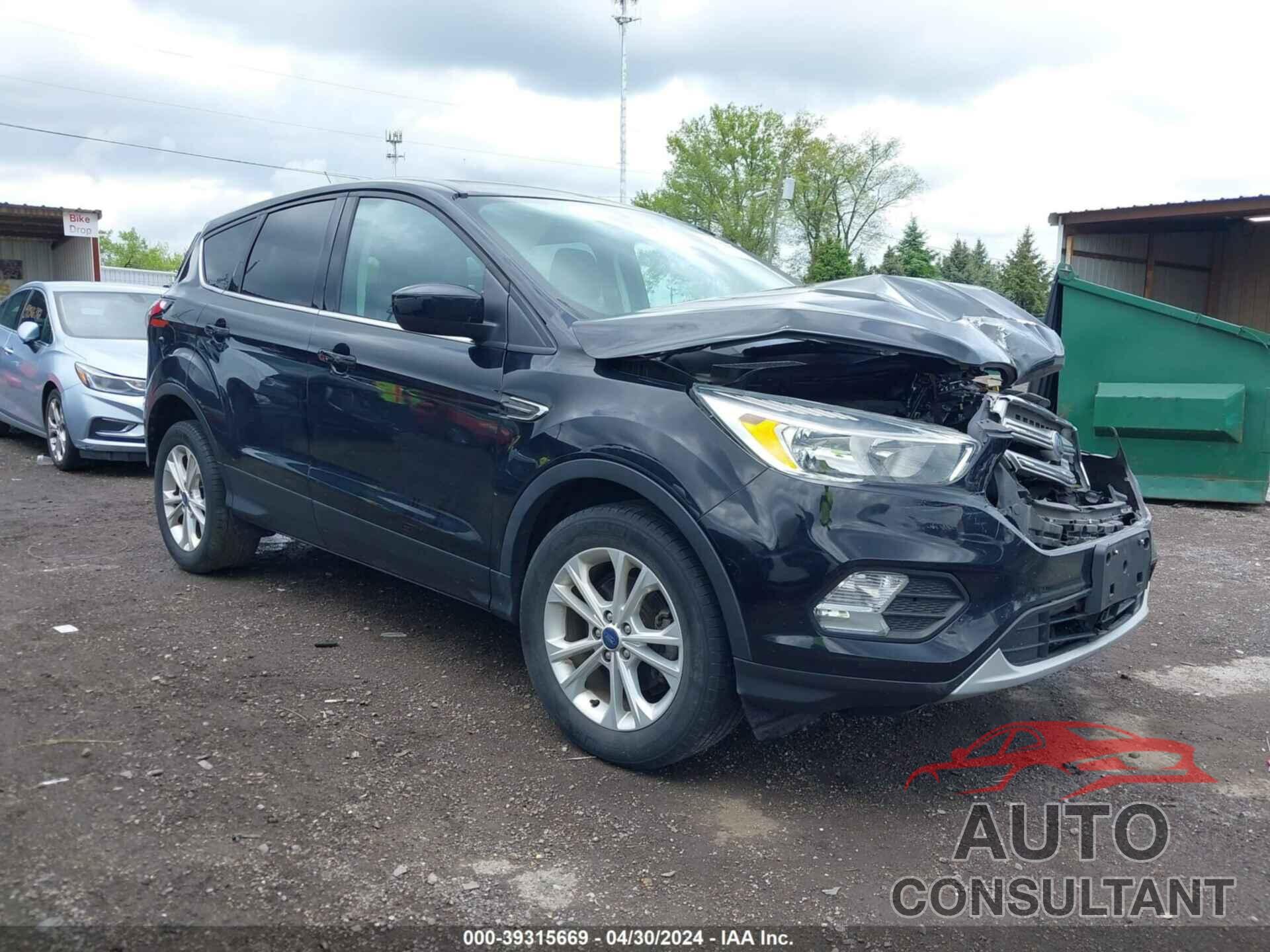 FORD ESCAPE 2017 - 1FMCU0GDXHUE52533