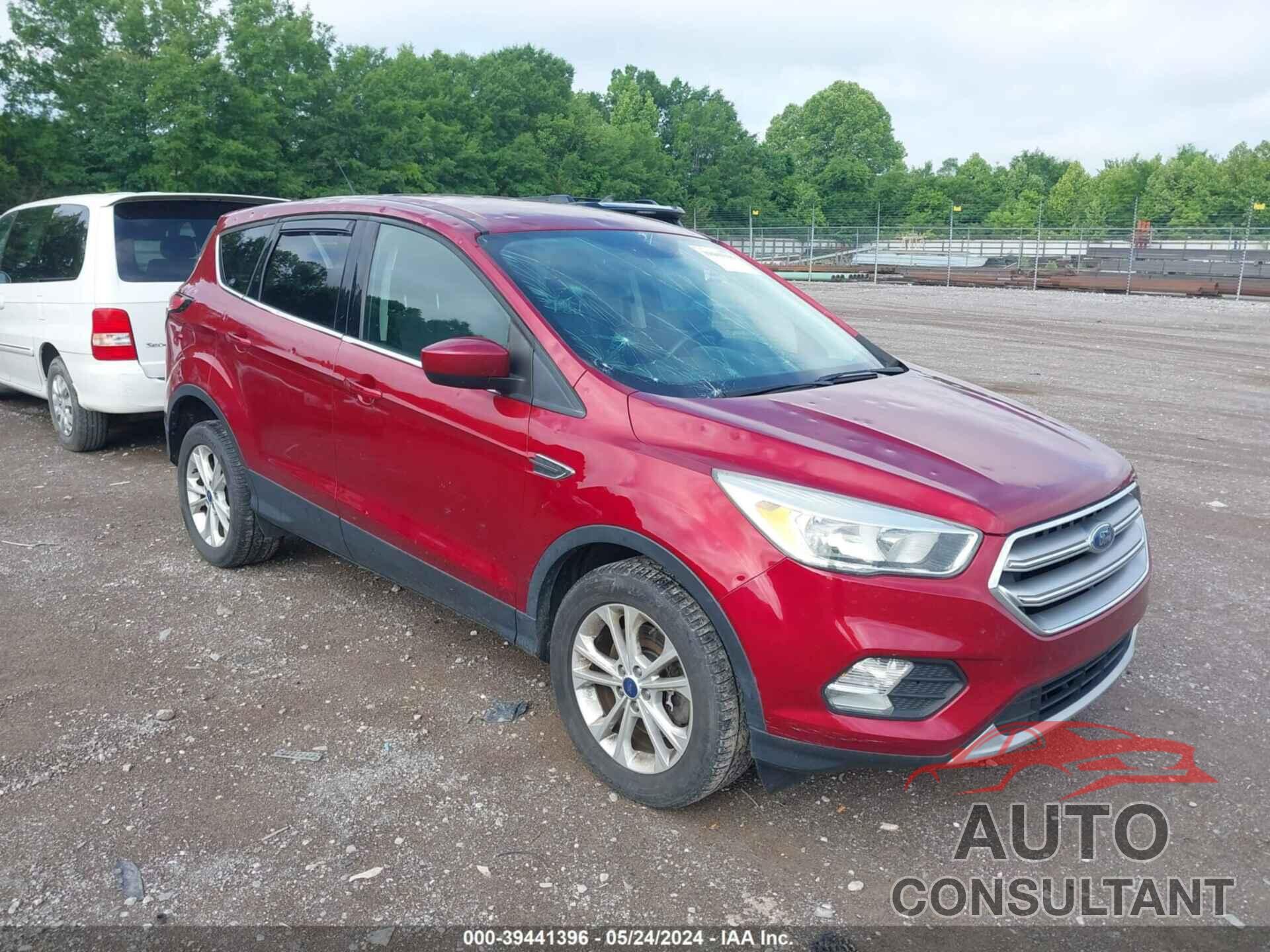 FORD ESCAPE 2017 - 1FMCU9GD8HUB65812