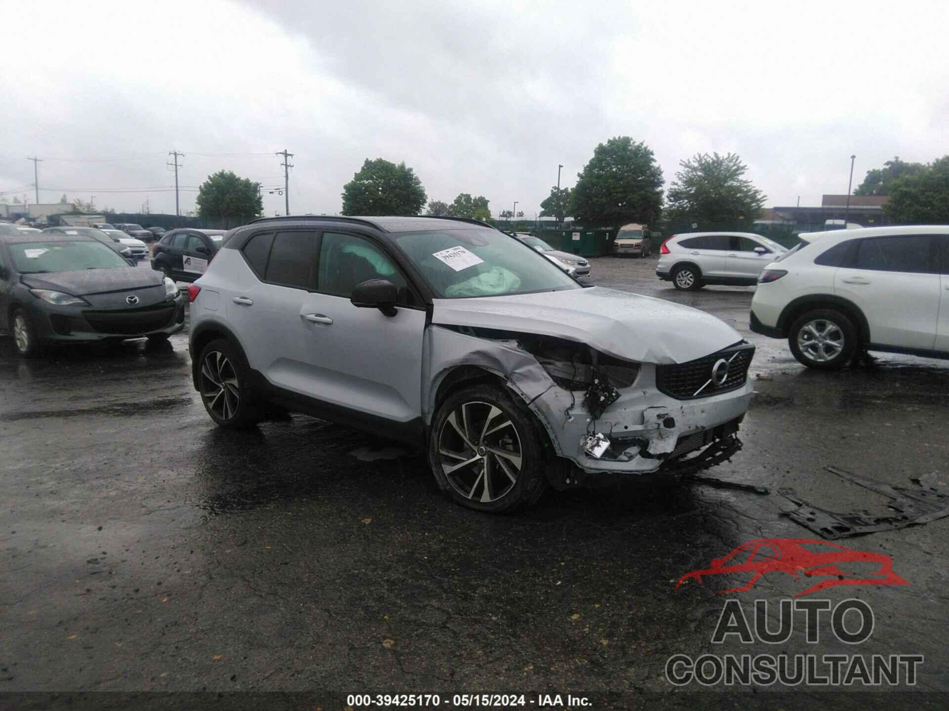 VOLVO XC40 2021 - YV4162UM7M2468178