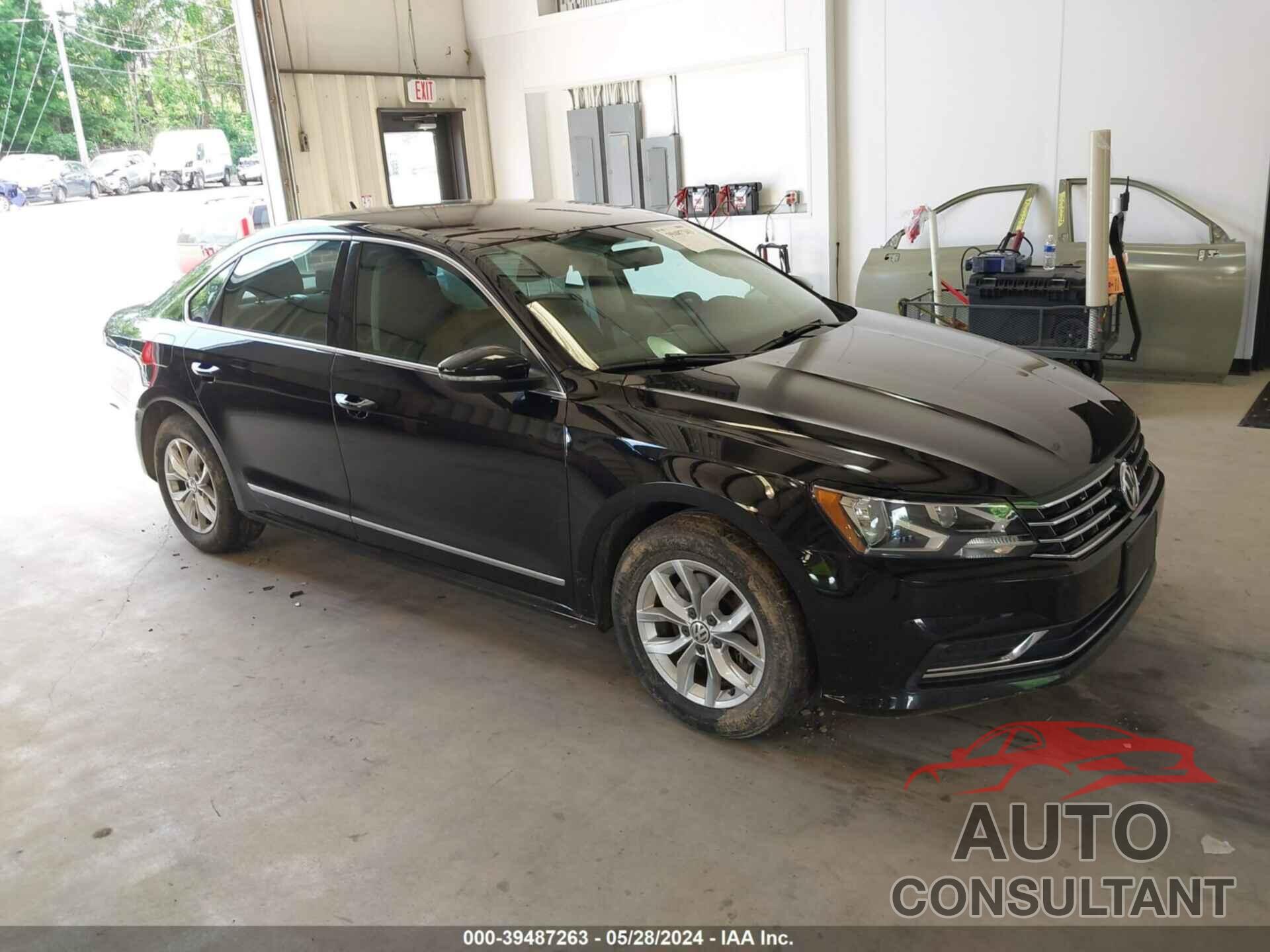 VOLKSWAGEN PASSAT 2016 - 1VWAT7A32GC067282
