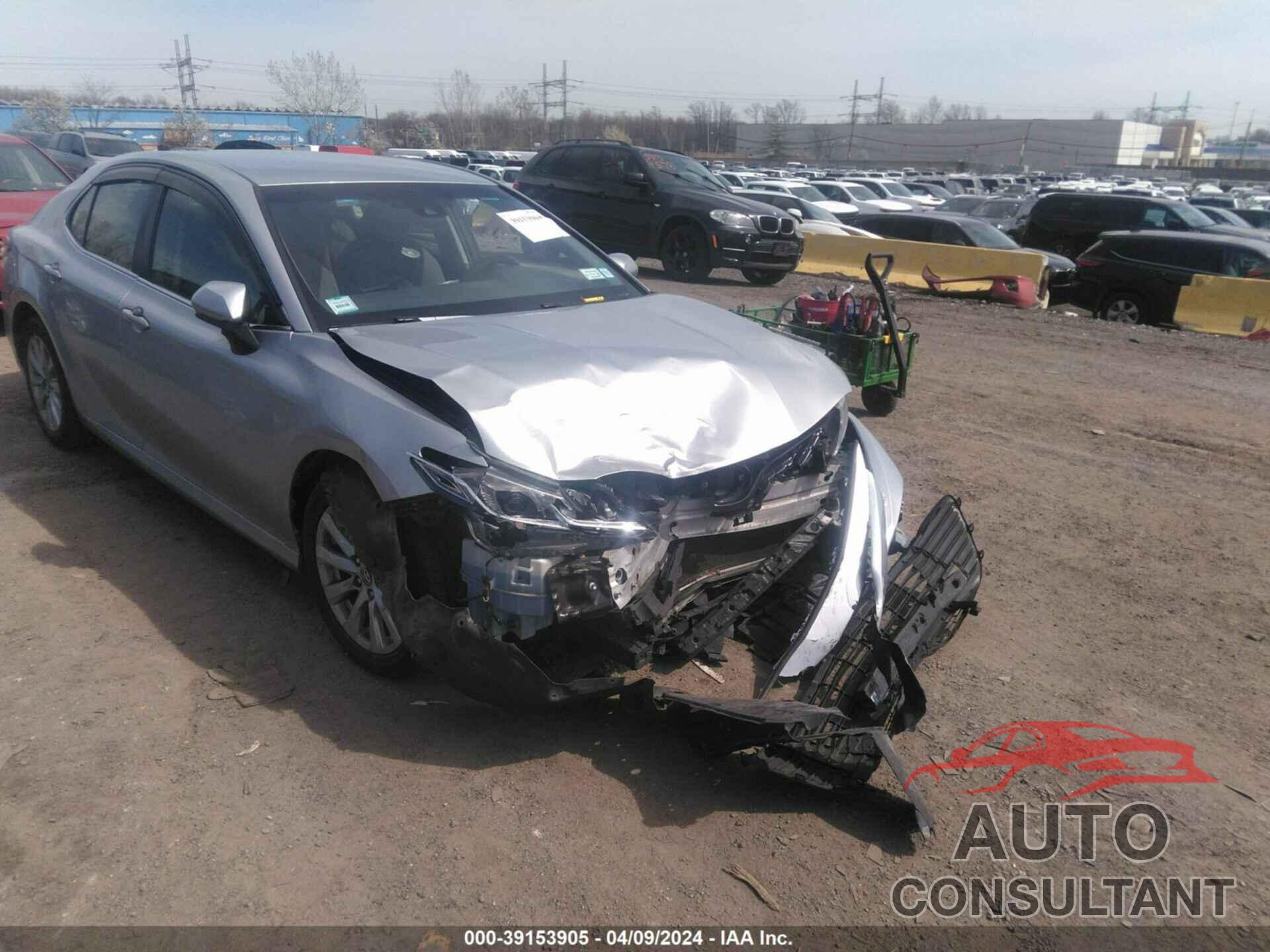TOYOTA CAMRY 2018 - JTNB11HK4J3016425