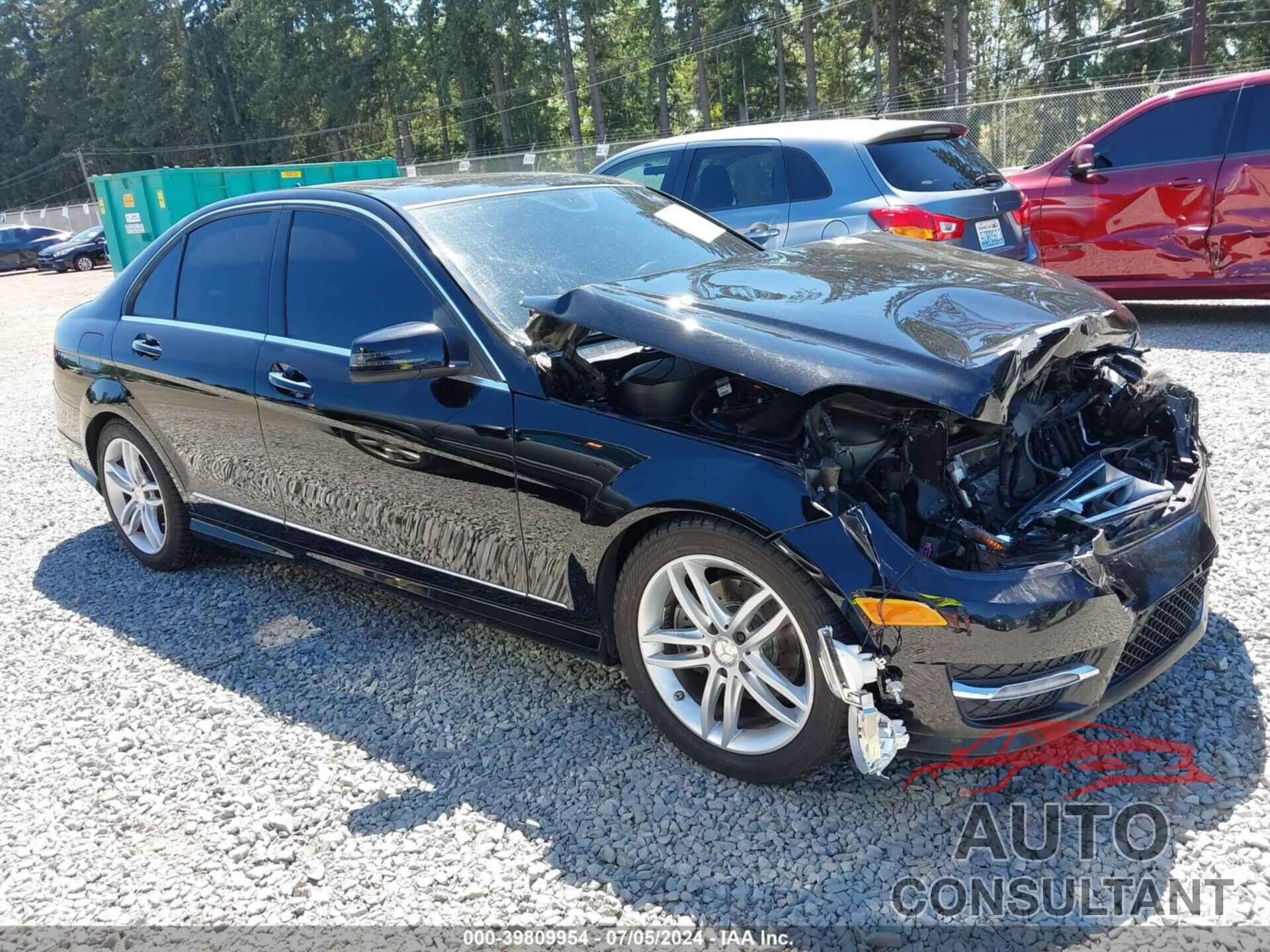 MERCEDES-BENZ C 300 2012 - WDDGF8BB6CR210702