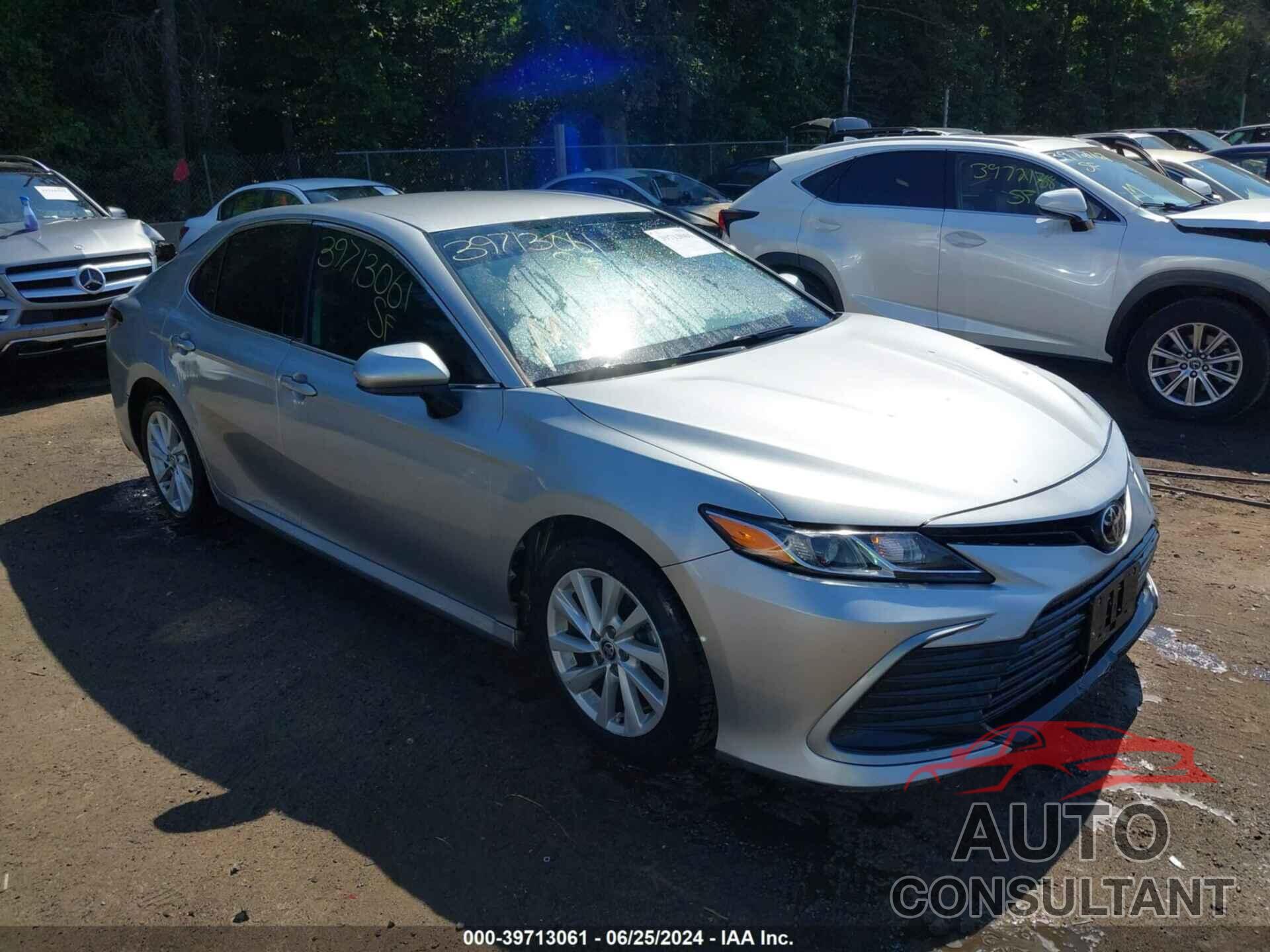 TOYOTA CAMRY 2021 - 4T1C11AK8MU493940
