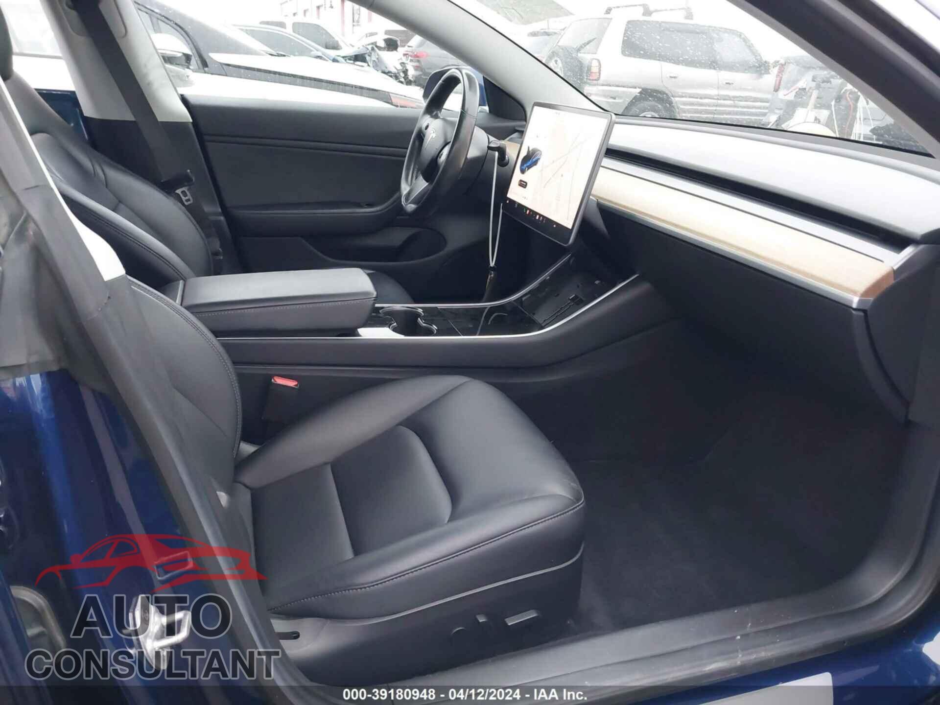 TESLA MODEL 3 2018 - 5YJ3E1EA5JF059957