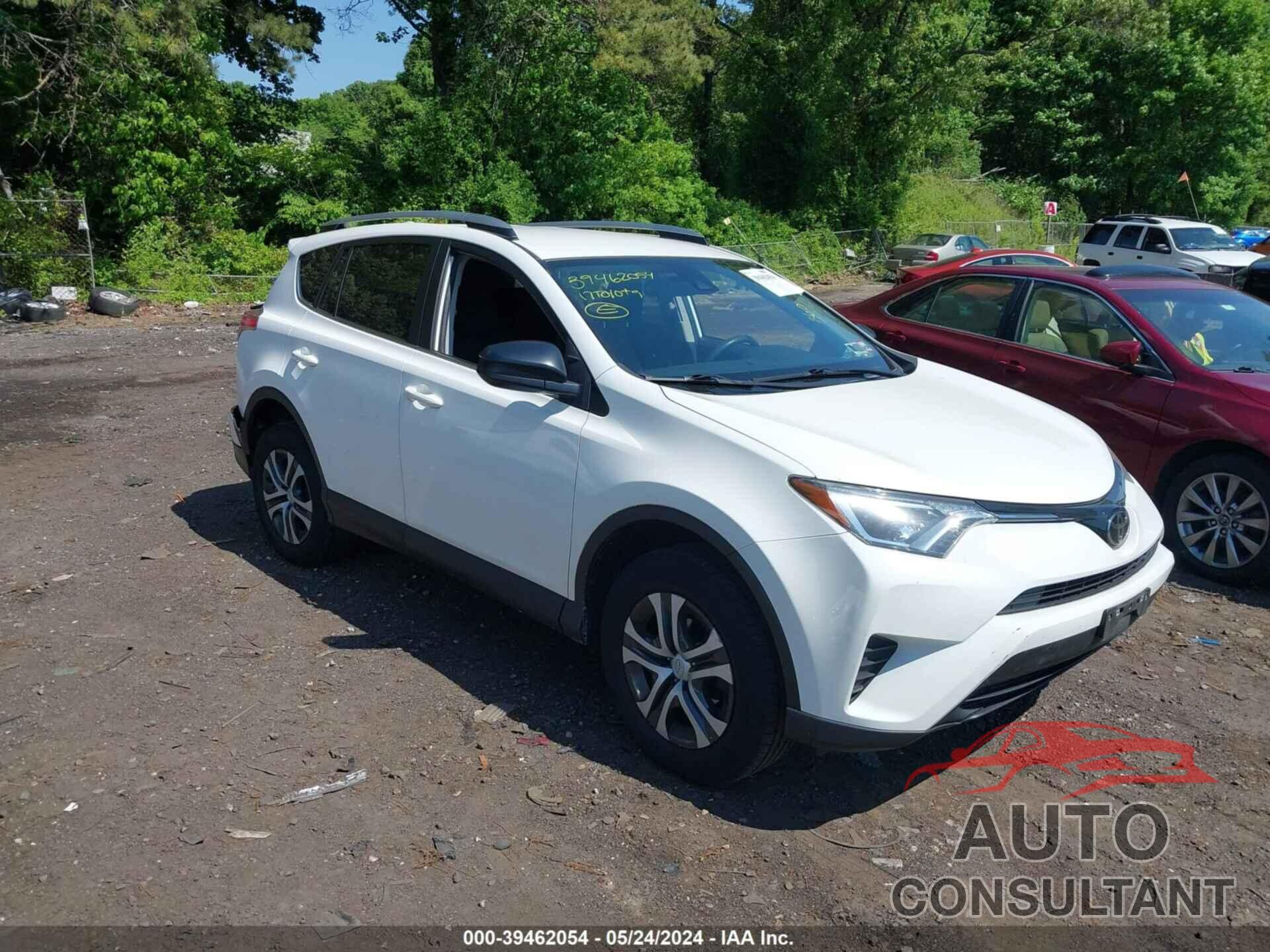 TOYOTA RAV4 2017 - JTMBFREV1HJ171409