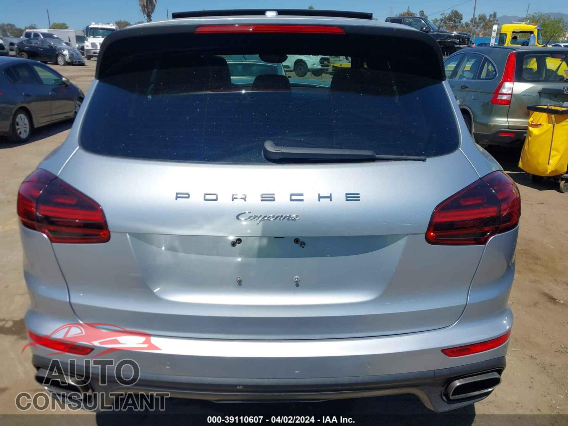 PORSCHE CAYENNE 2016 - WP1AA2A26GKA13183