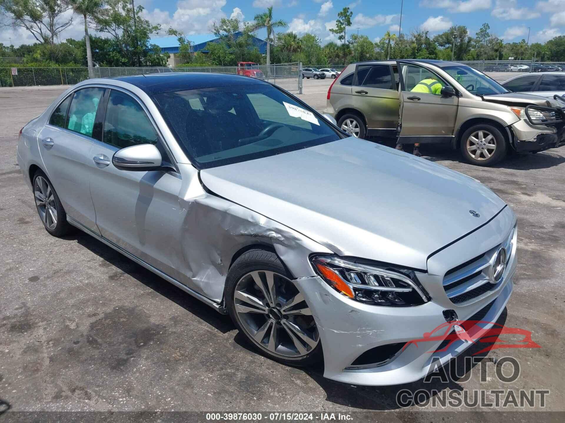 MERCEDES-BENZ C 300 2019 - 55SWF8DB7KU311981