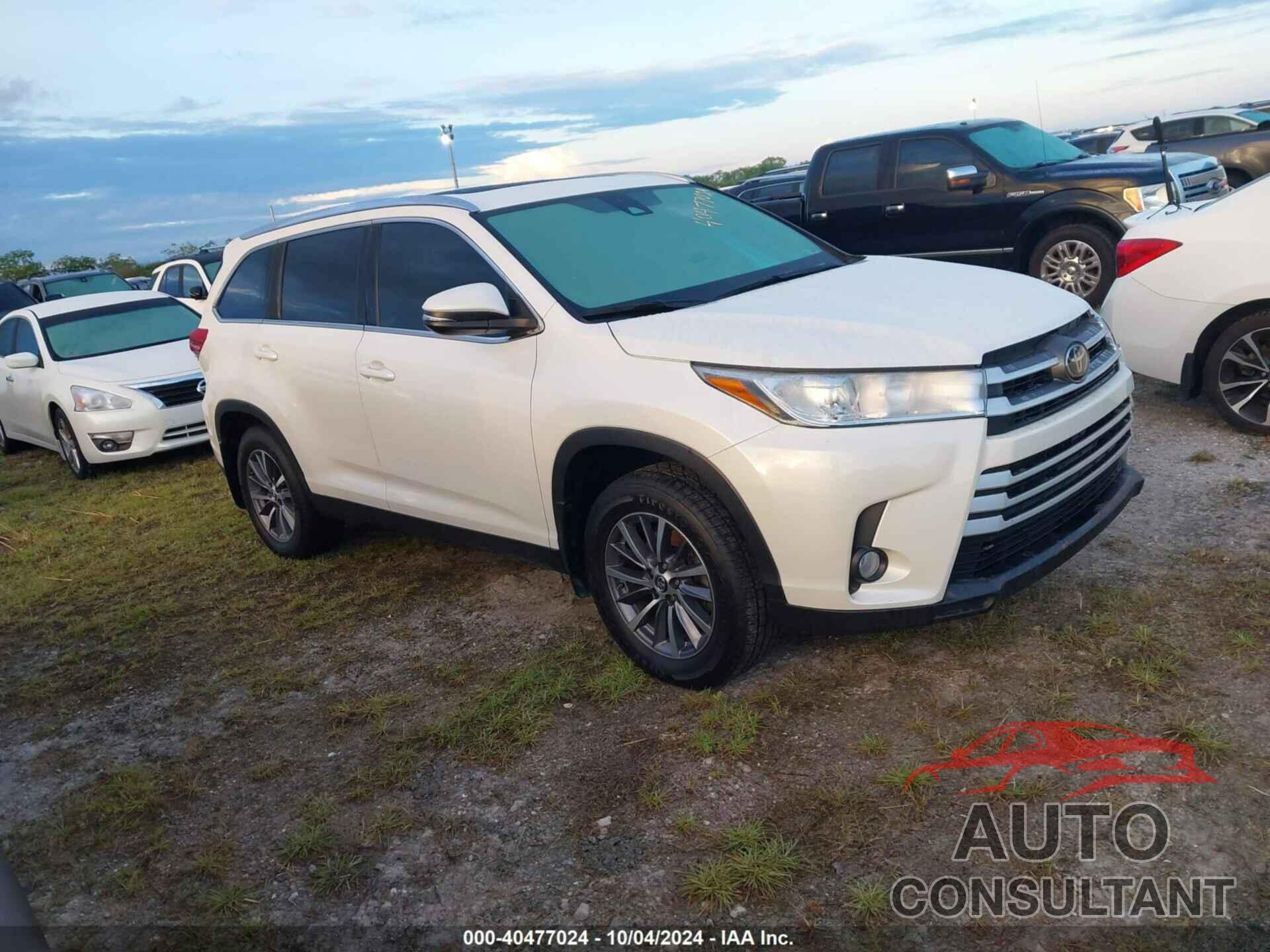 TOYOTA HIGHLANDER 2019 - 5TDKZRFH2KS562093