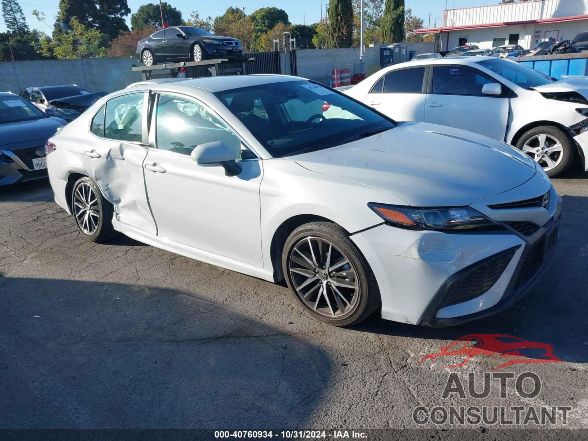 TOYOTA CAMRY 2023 - 4T1G11AK7PU114481