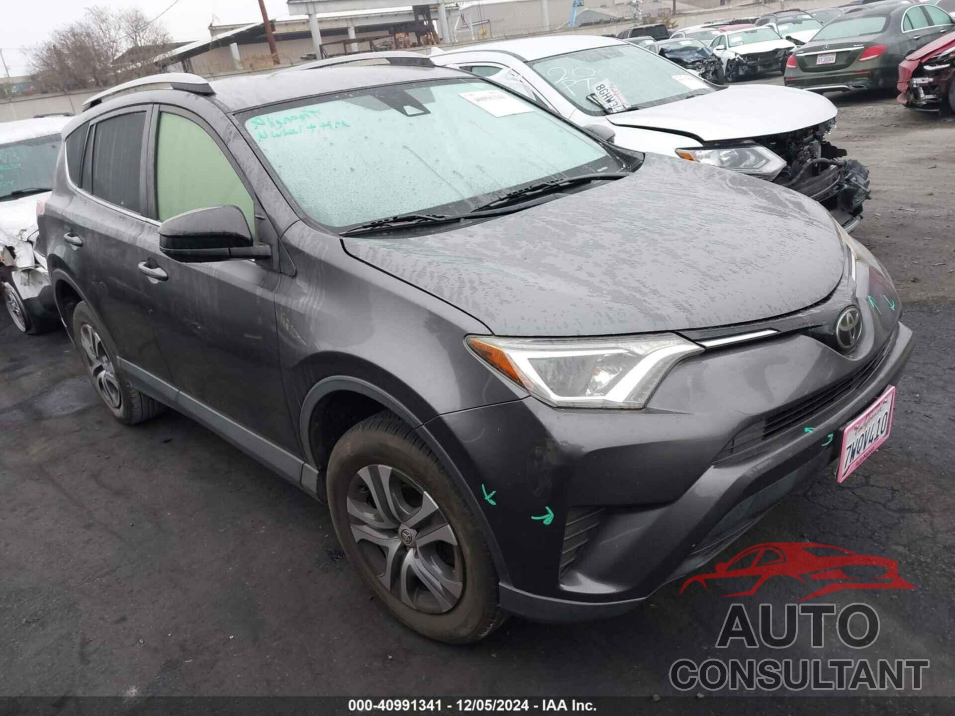 TOYOTA RAV4 2017 - JTMZFREV9HJ713256