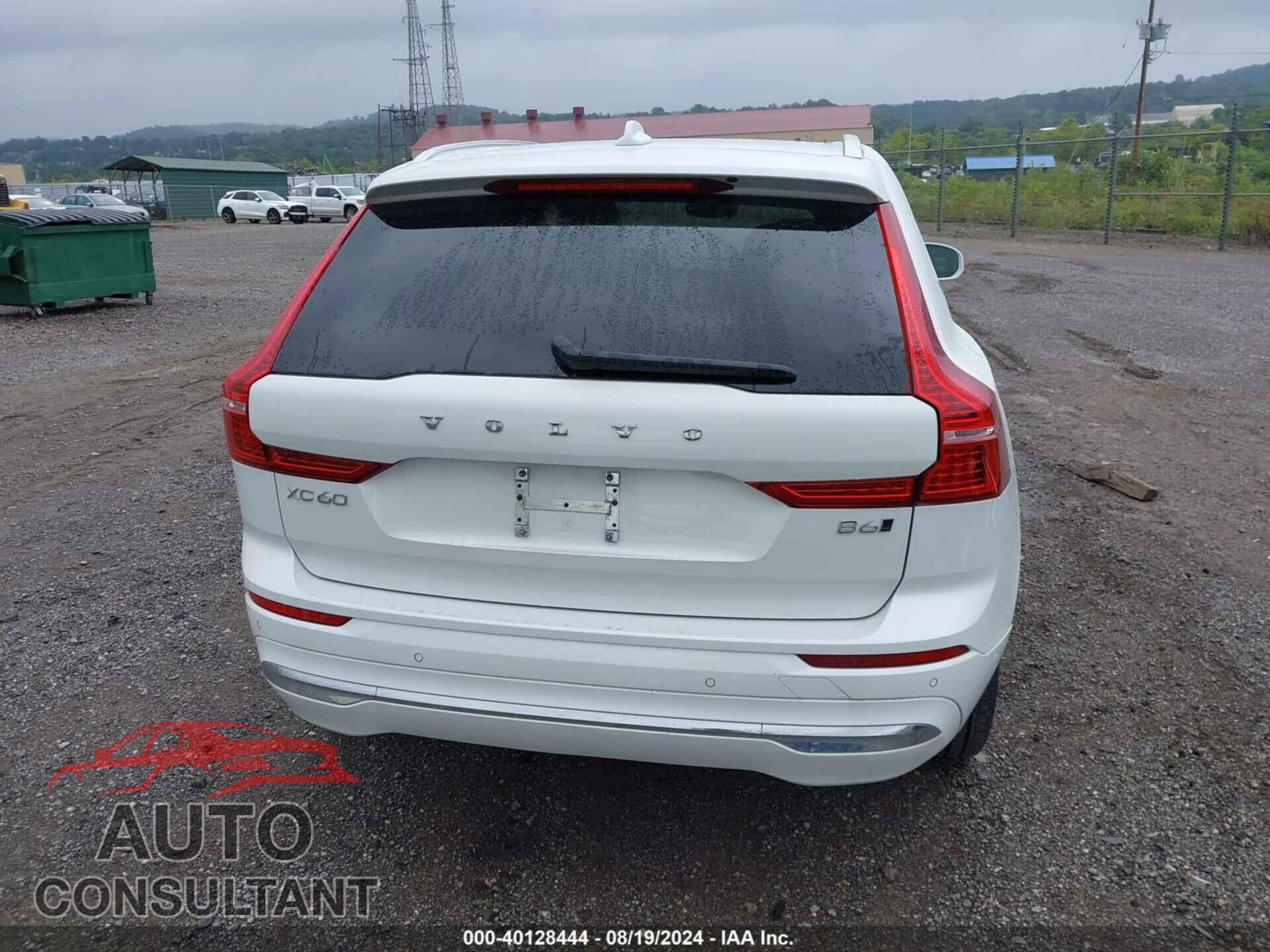 VOLVO XC60 2023 - YV4062RA2P1253974