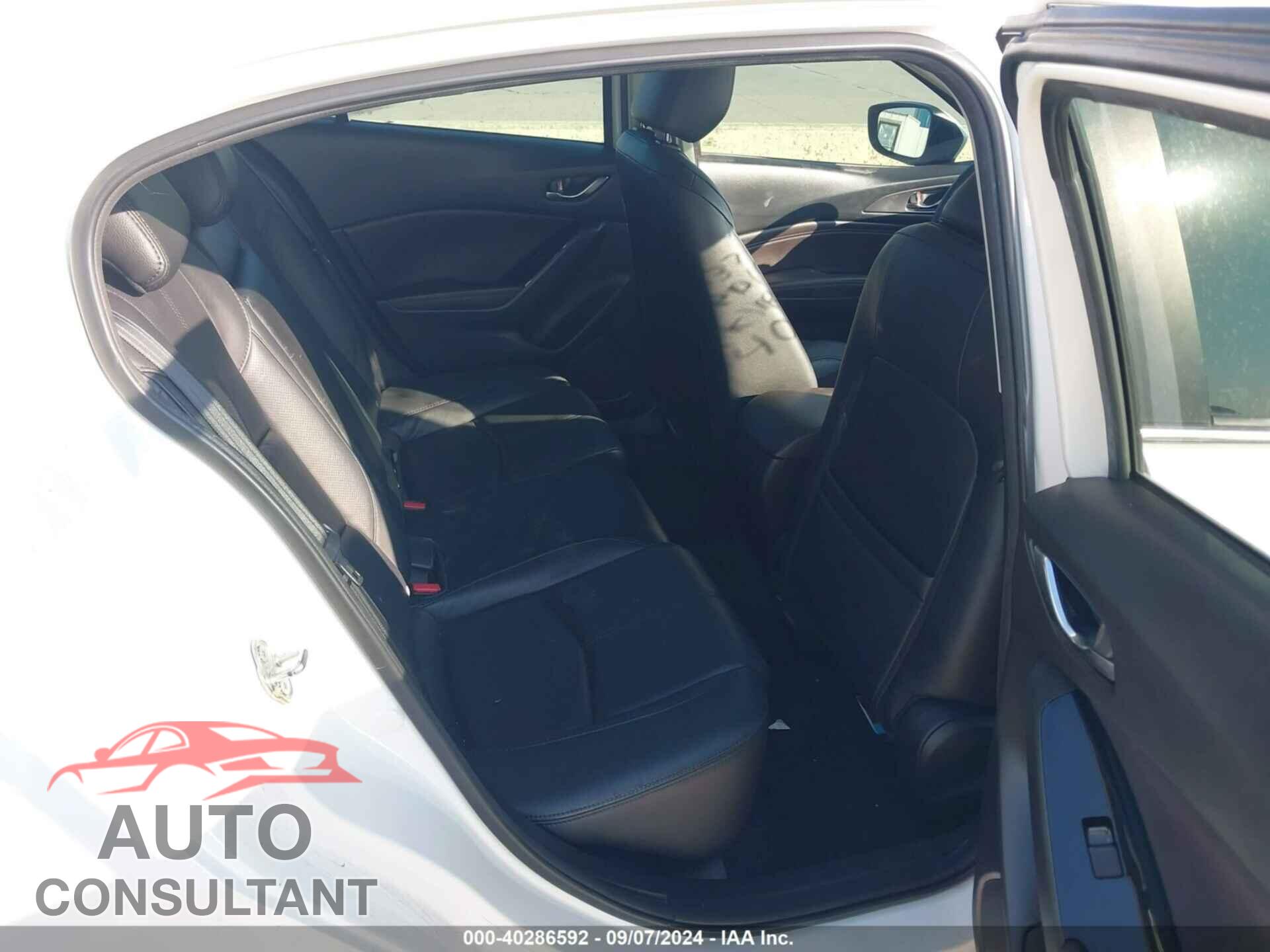 MAZDA MAZDA3 2018 - 3MZBN1W34JM249690