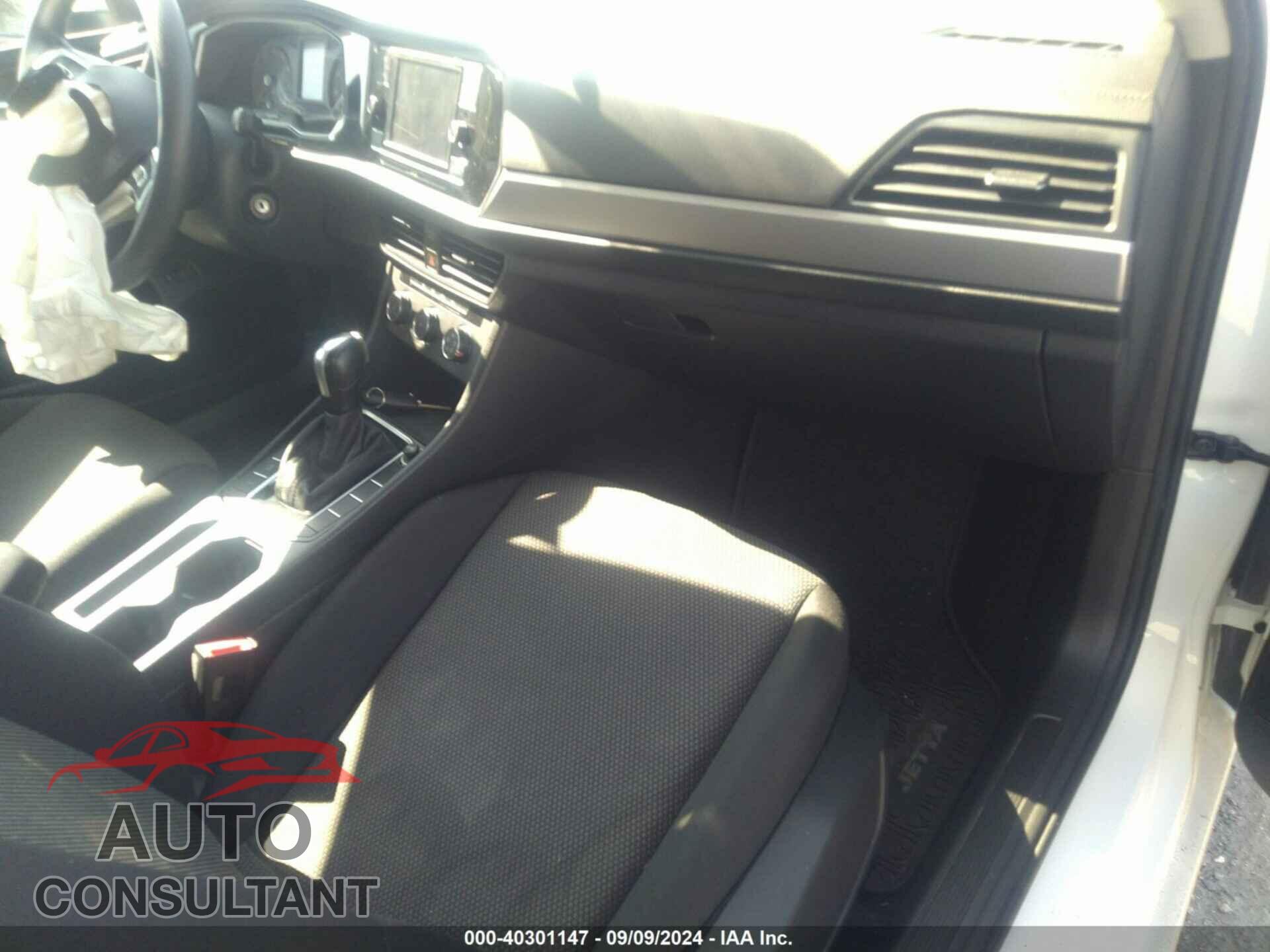 VOLKSWAGEN JETTA 2019 - 3VWC57BU8KM005242