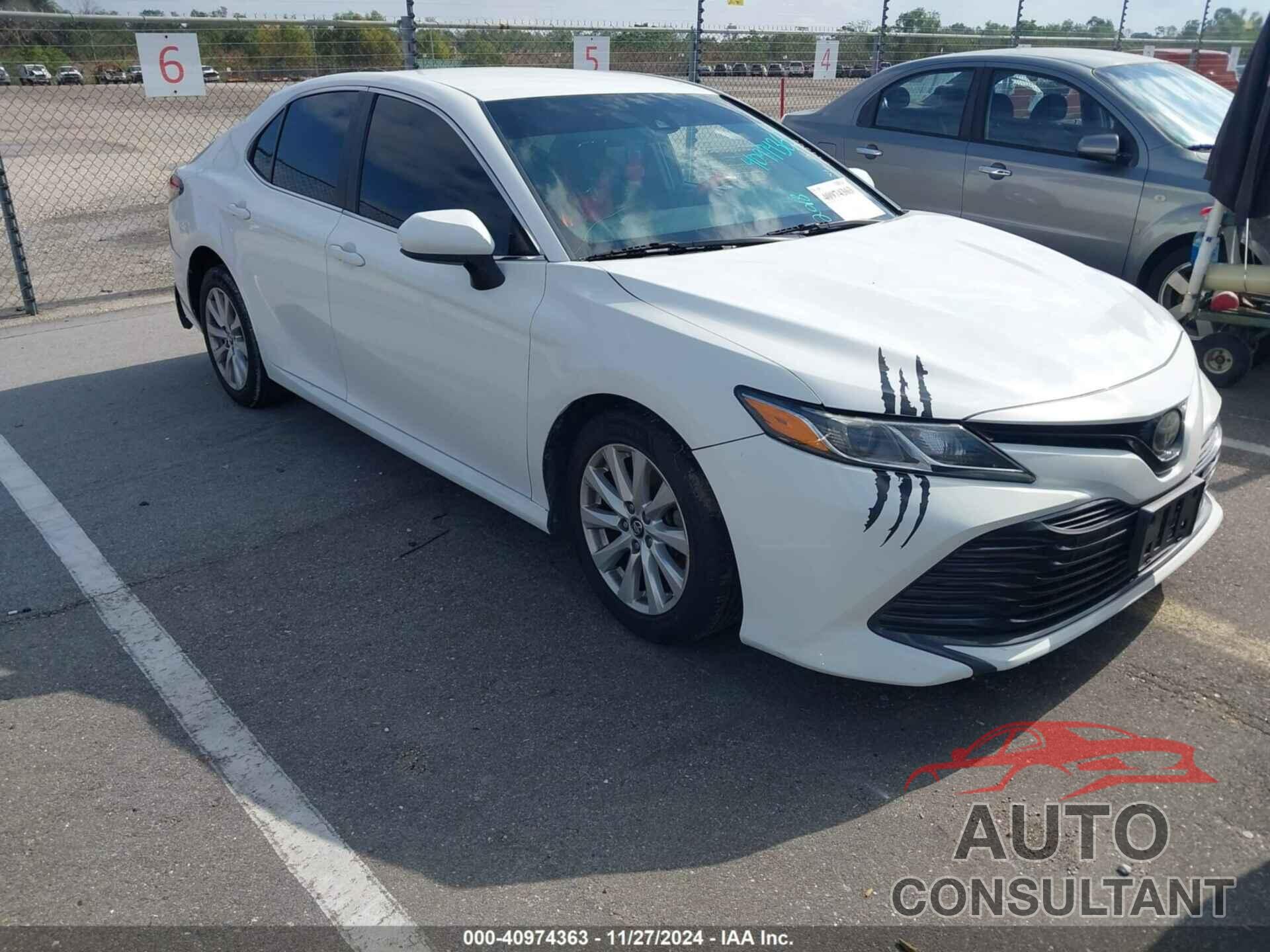TOYOTA CAMRY 2018 - 4T1B11HK7JU544244