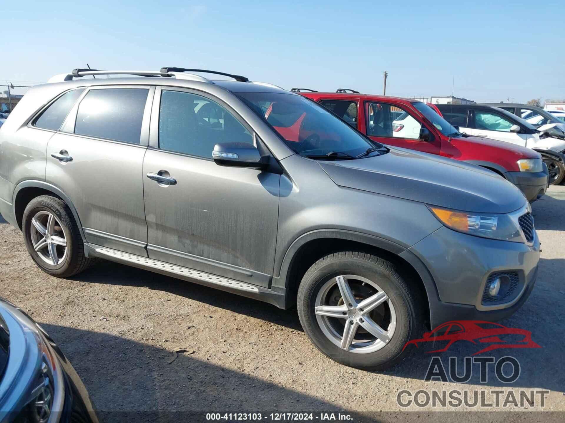 KIA SORENTO 2012 - 5XYKT4A25CG293643