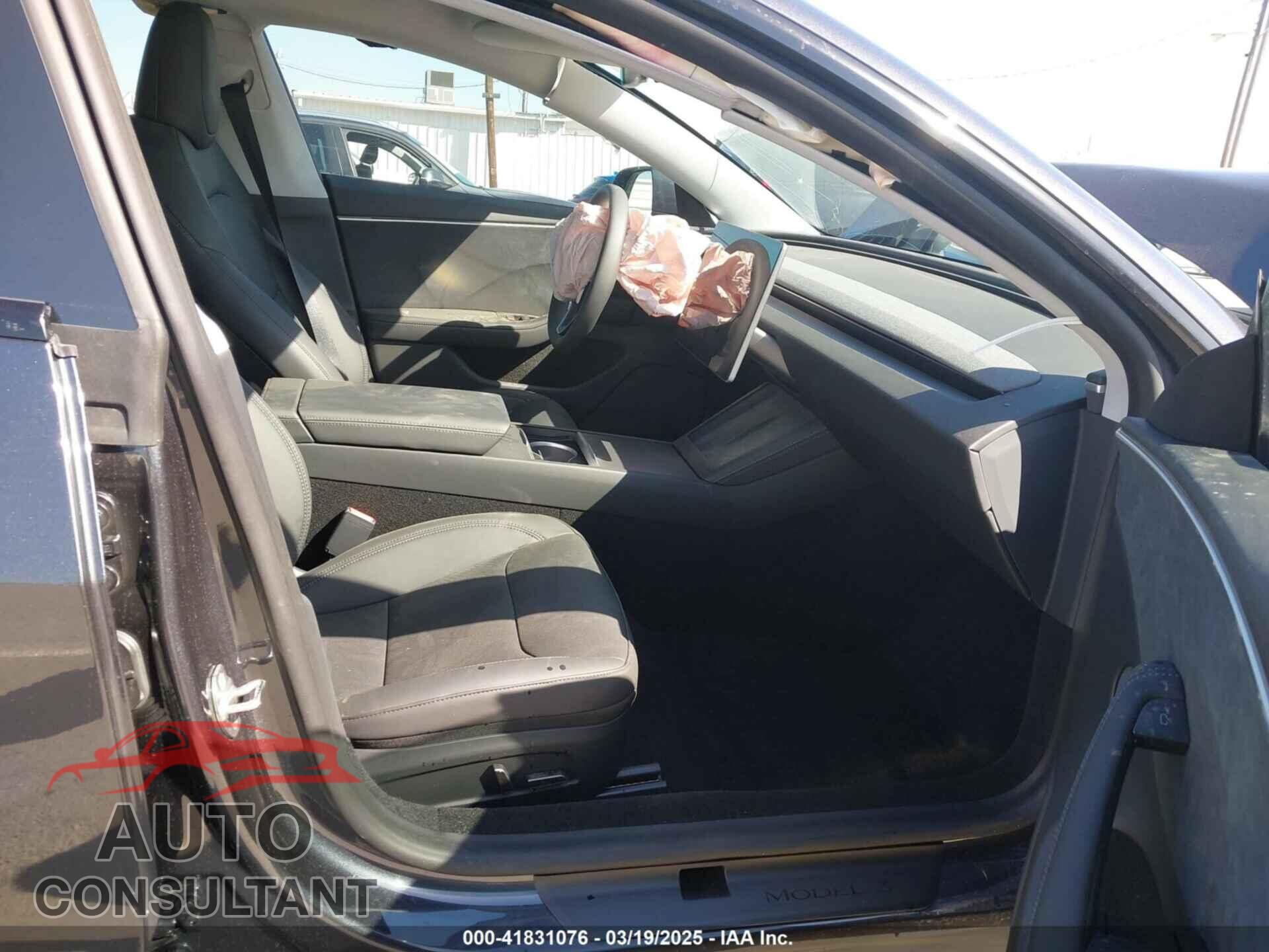 TESLA MODEL 3 2024 - 5YJ3E1EBXRF816954