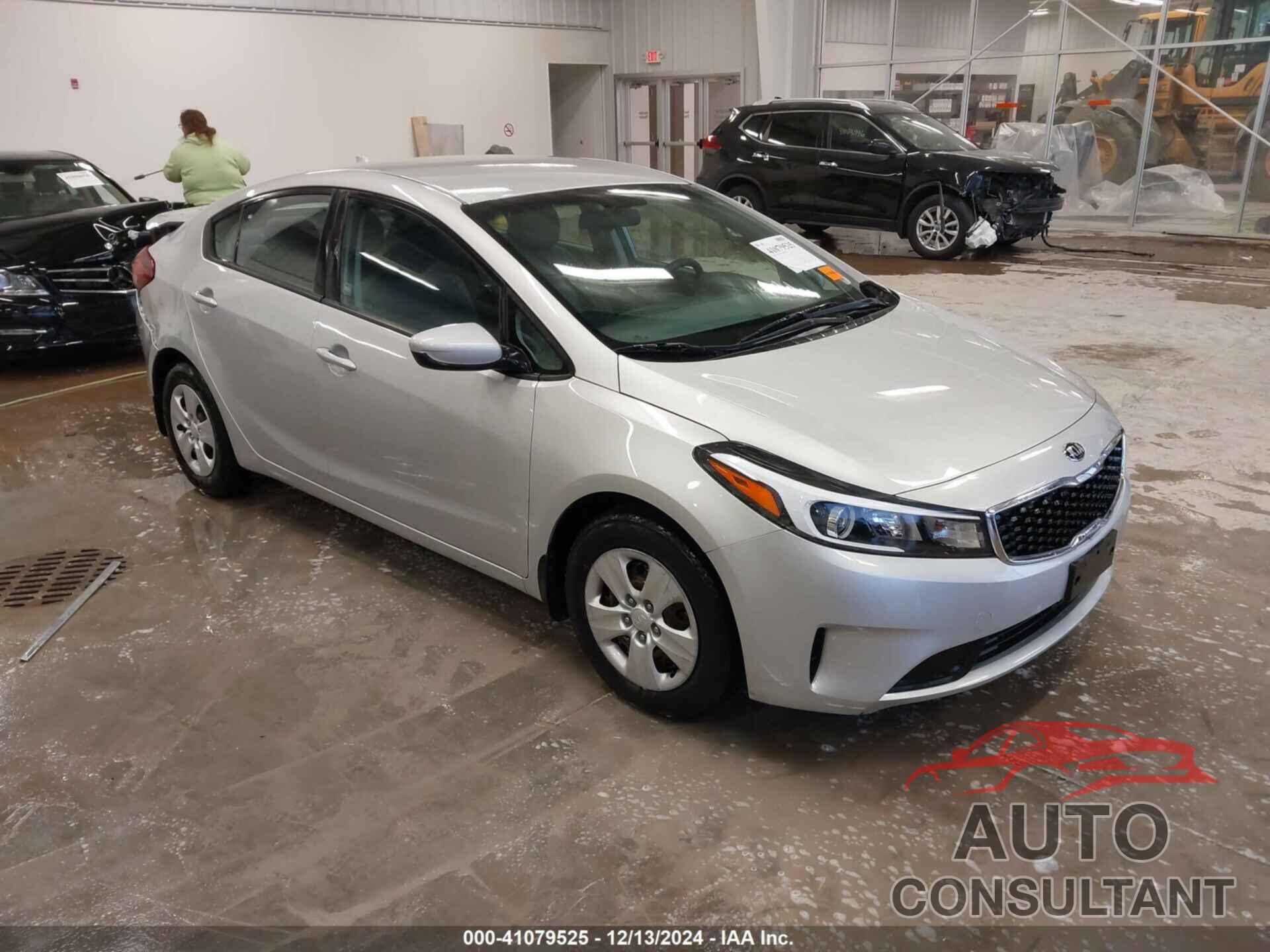 KIA FORTE 2018 - 3KPFK4A74JE239633