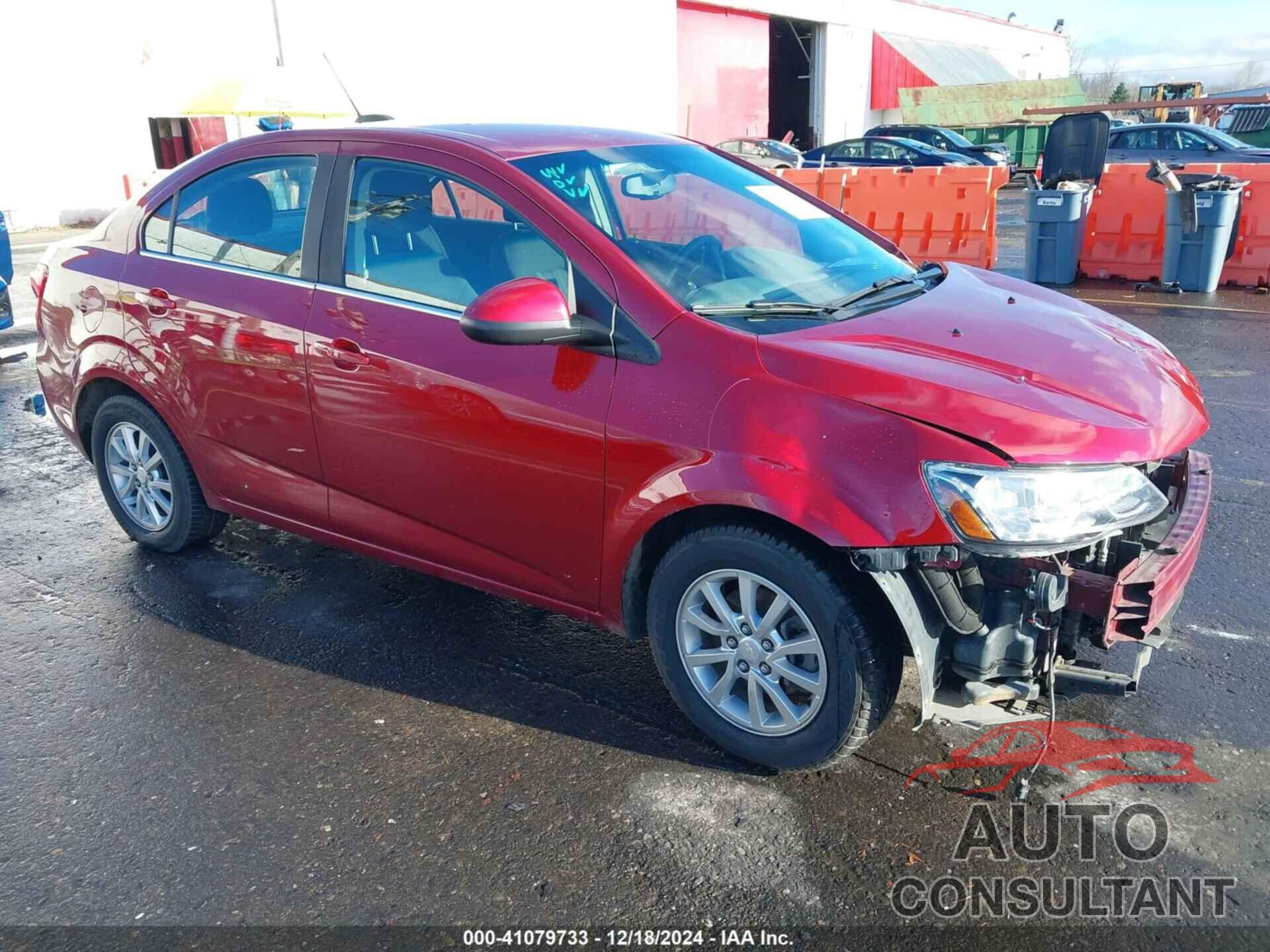 CHEVROLET SONIC 2018 - 1G1JD5SH4J4117057