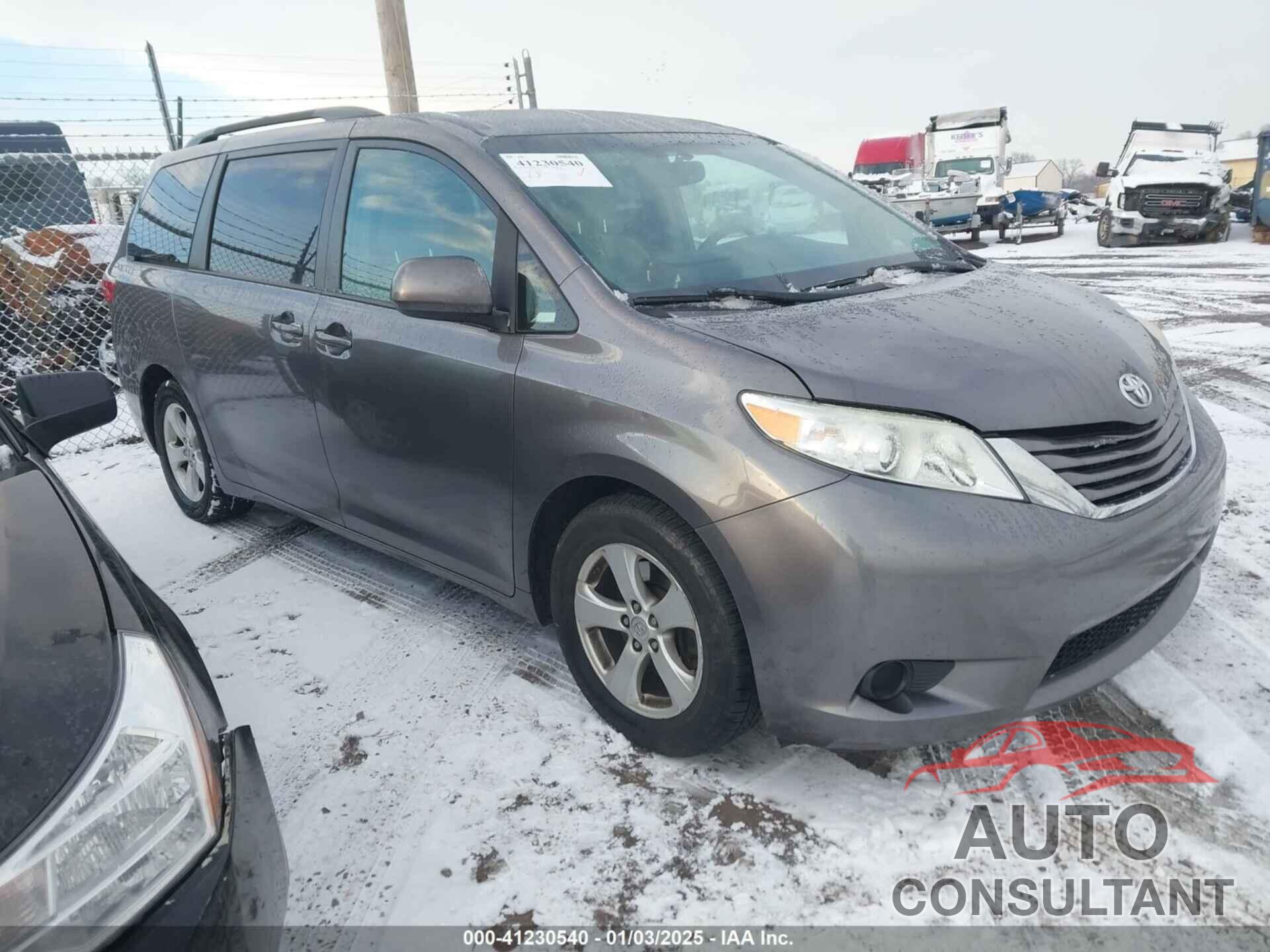 TOYOTA SIENNA 2017 - 5TDKZ3DC8HS870804