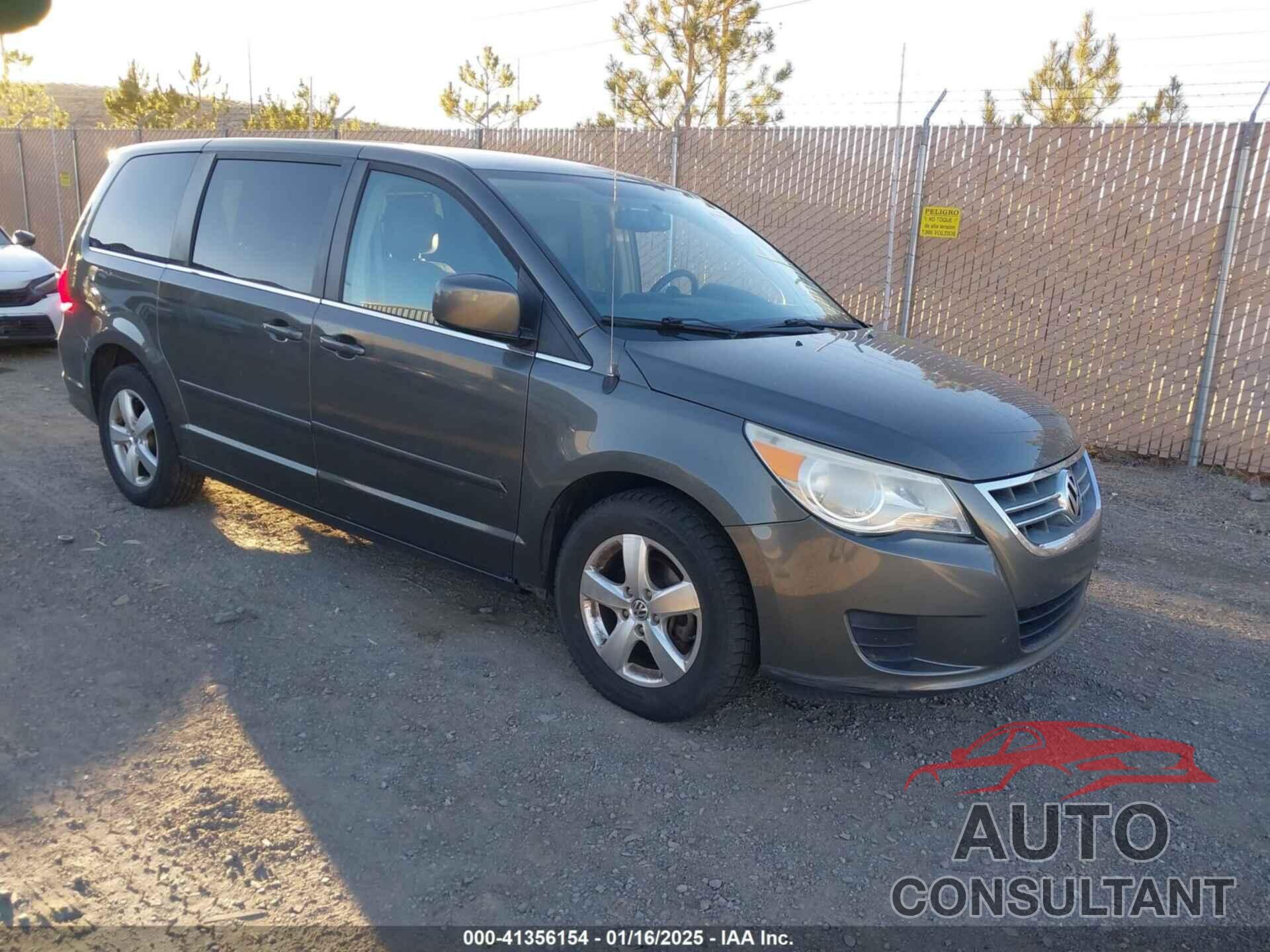 VOLKSWAGEN ROUTAN 2010 - 2V4RW3D13AR324826
