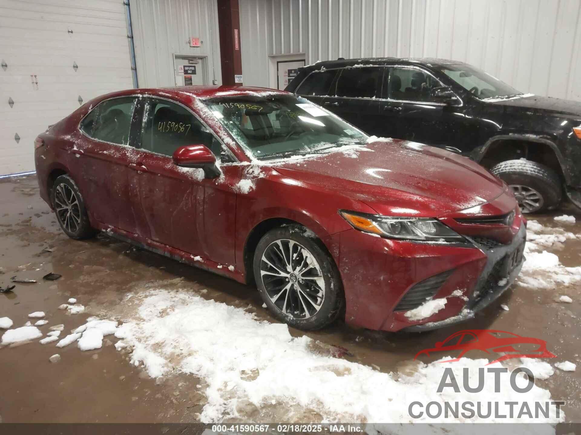 TOYOTA CAMRY 2018 - 4T1B11HK2JU556267